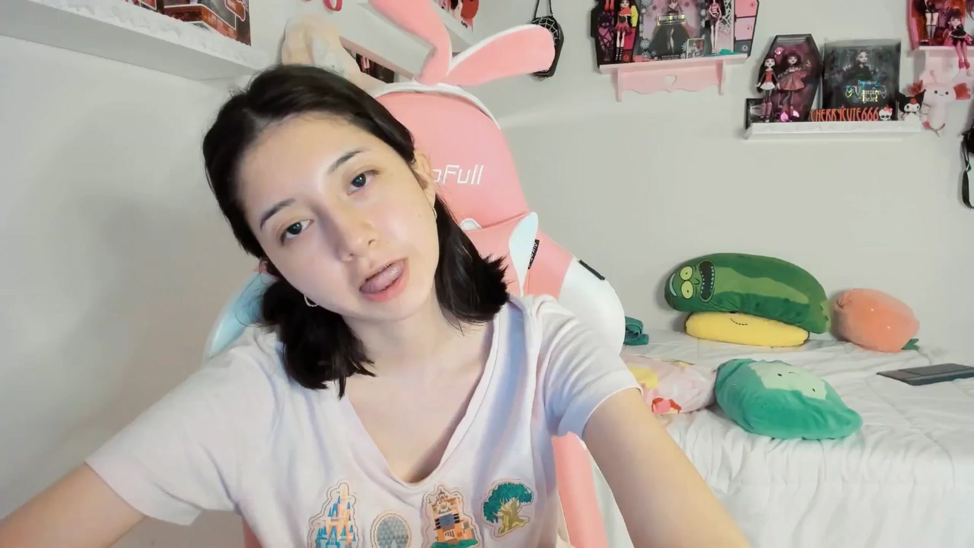 Gallery image thumbnail from Cherrycute666's myfreecams stream on, 04/06/2025, 06:28 image 9 of 20