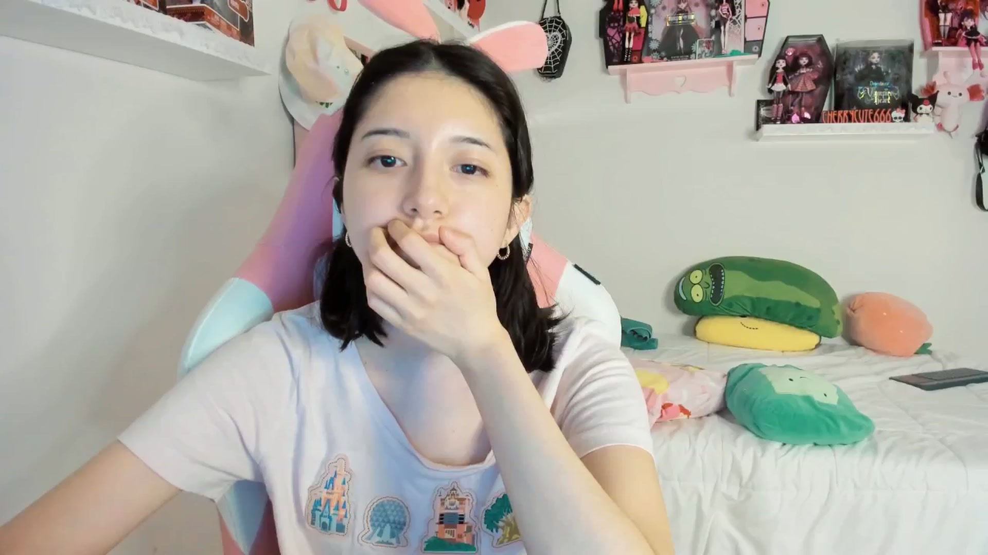 Gallery image thumbnail from Cherrycute666's myfreecams stream on, 04/06/2025, 06:28 image 11 of 20