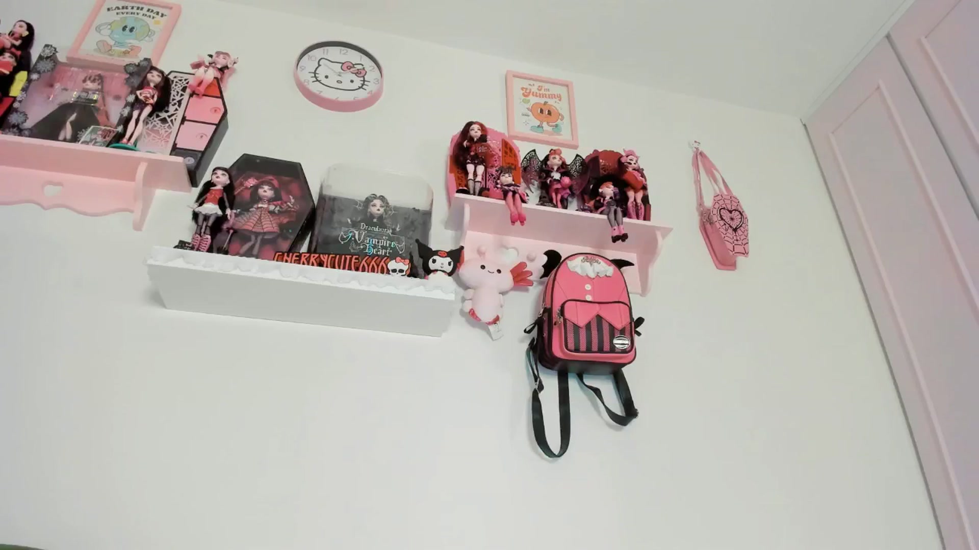 Gallery image thumbnail from Cherrycute666's myfreecams stream on, 04/06/2025, 08:36 image 11 of 20