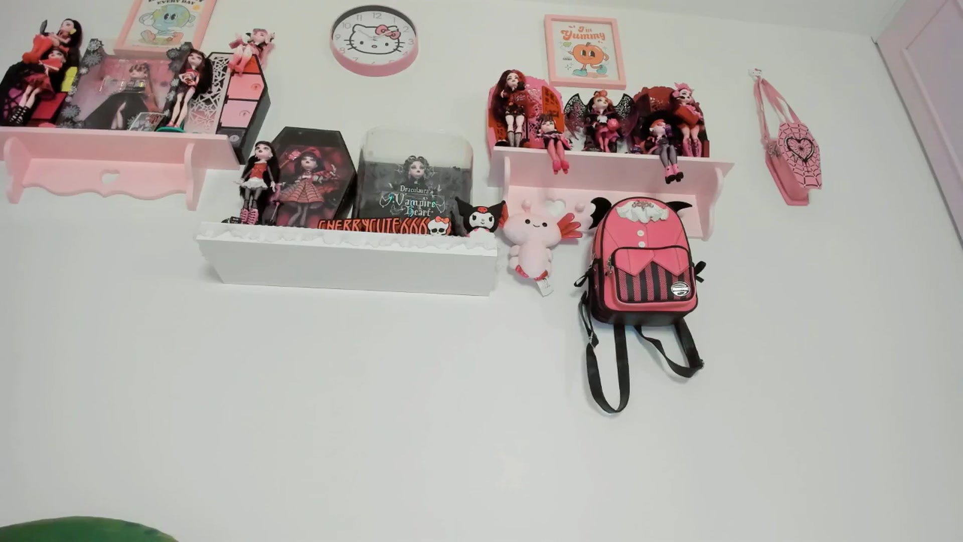 Gallery image thumbnail from Cherrycute666's myfreecams stream on, 04/06/2025, 08:36 image 20 of 20