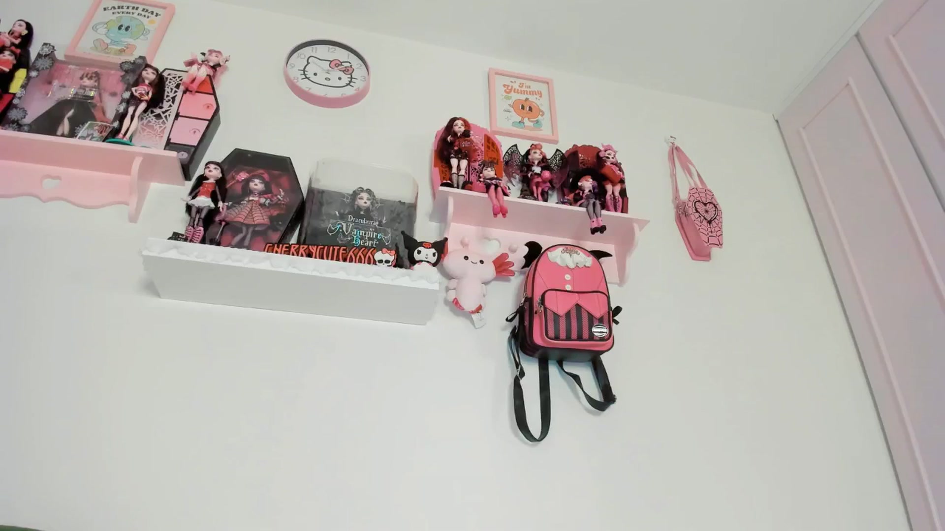 Gallery image thumbnail from Cherrycute666's myfreecams stream on, 04/06/2025, 08:36 image 12 of 20