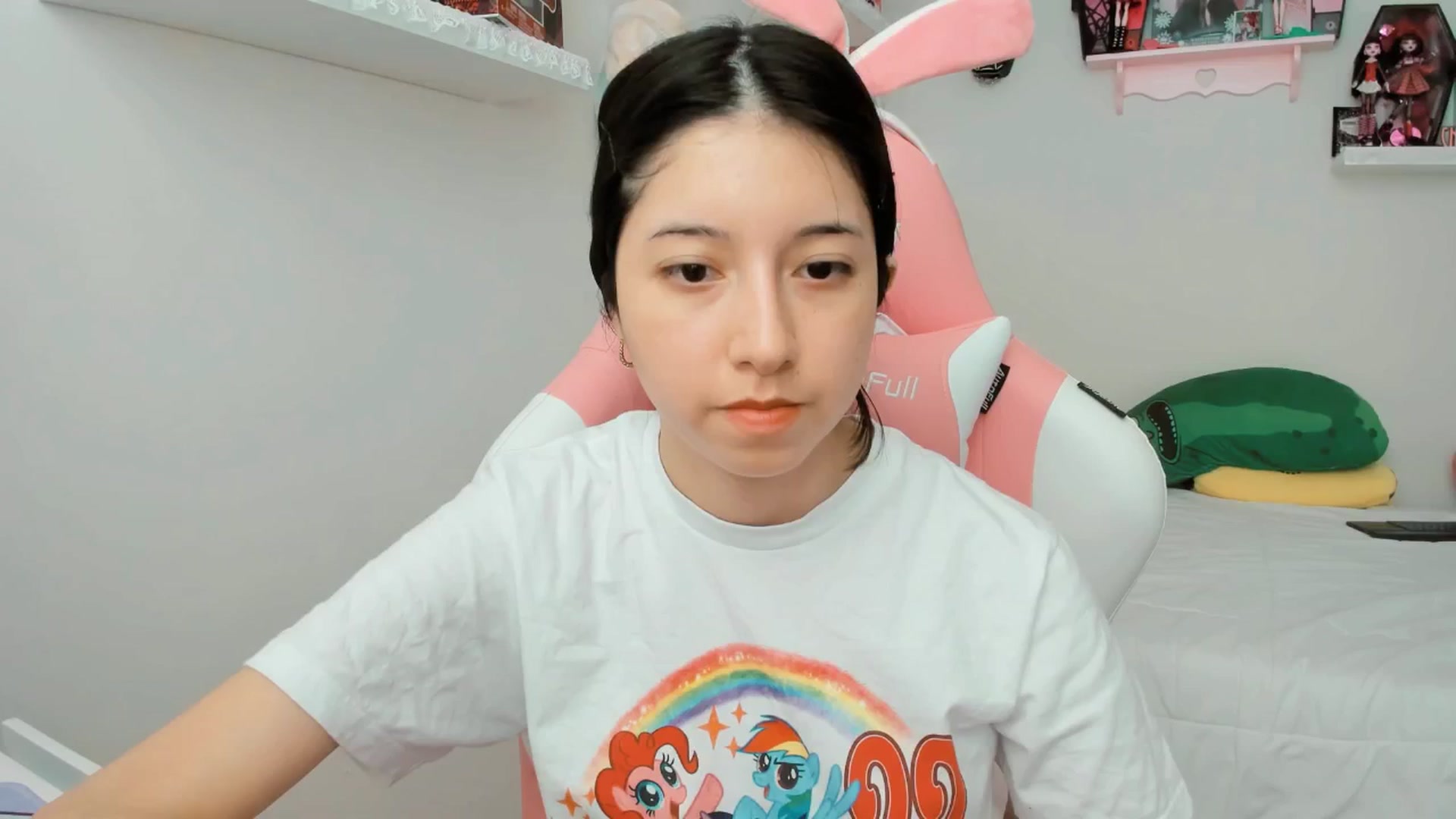Gallery image thumbnail from Cherrycute666's myfreecams stream on, 04/06/2025, 21:52 image 2 of 20