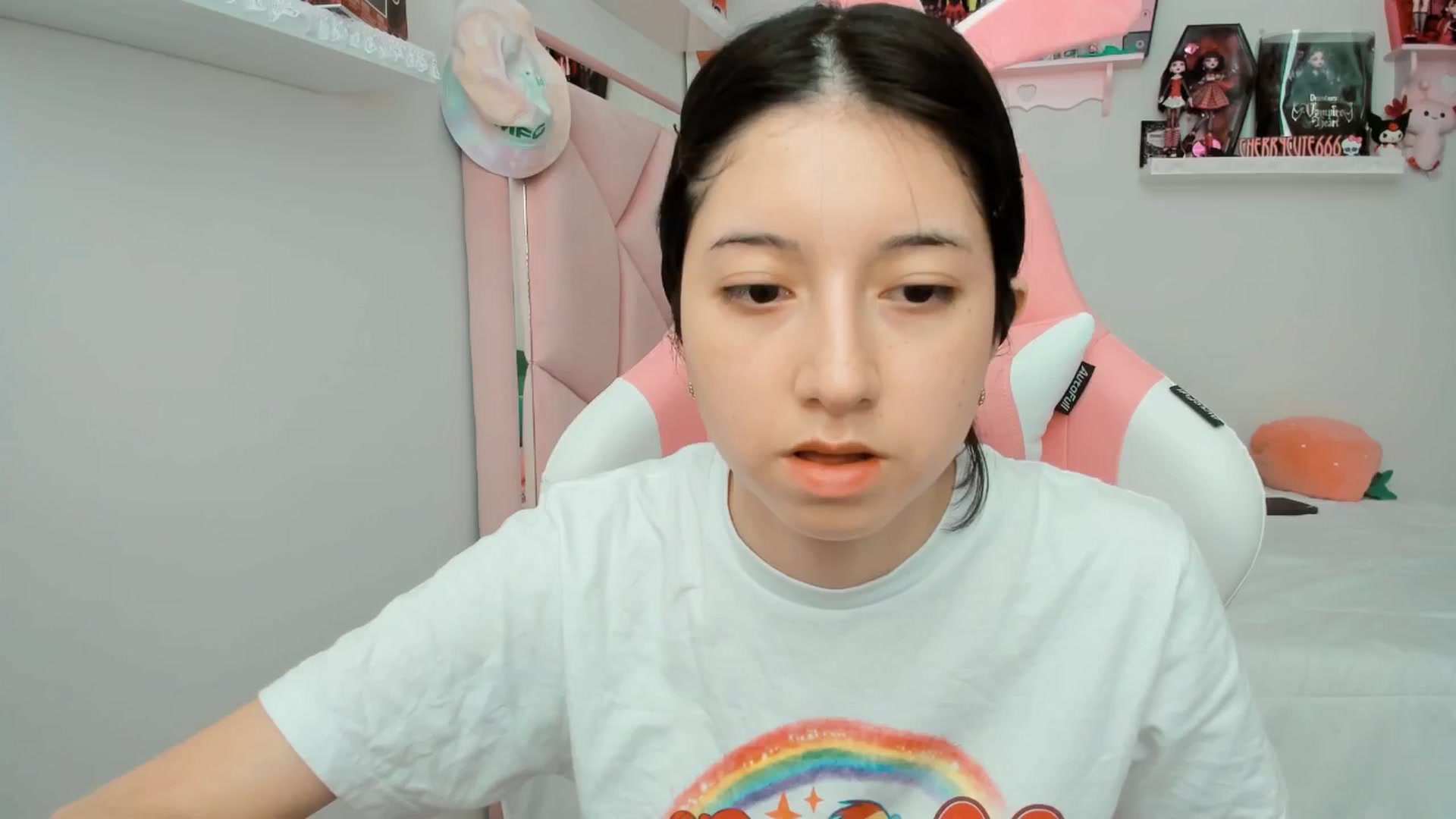 Gallery image thumbnail from Cherrycute666's myfreecams stream on, 04/06/2025, 21:52 image 5 of 20