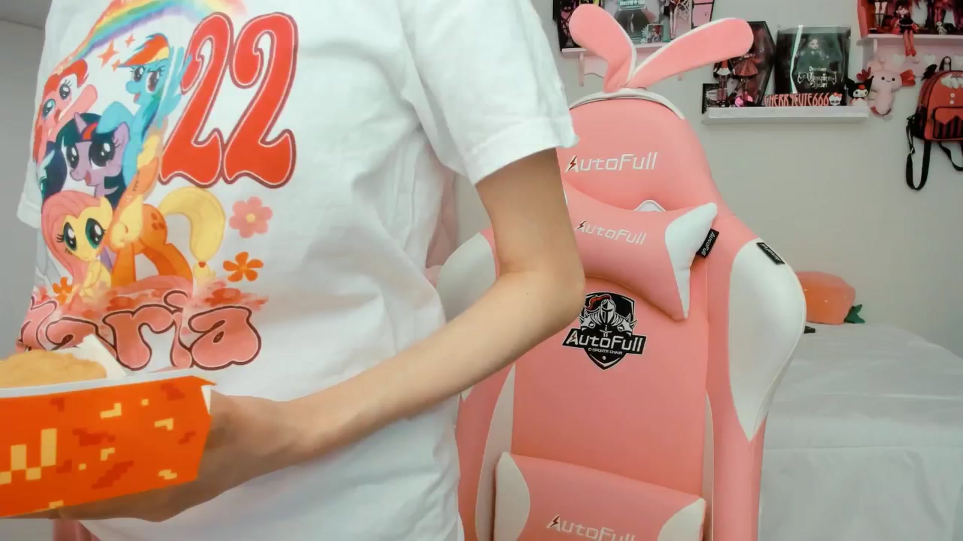 Gallery image thumbnail from Cherrycute666's myfreecams stream on, 04/06/2025, 21:52 image 9 of 20