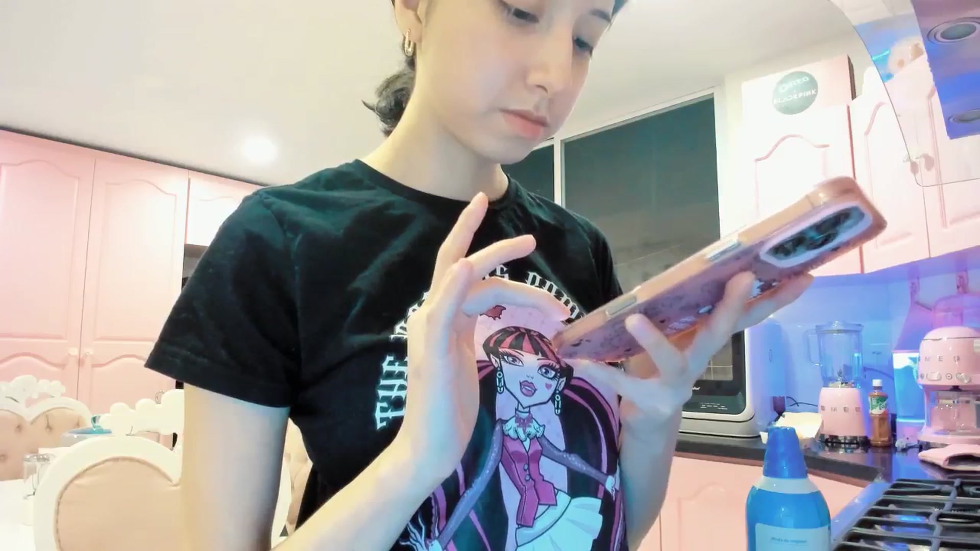 Gallery image thumbnail from Cherrycute666's myfreecams stream on, 04/07/2025, 05:38 image 5 of 20