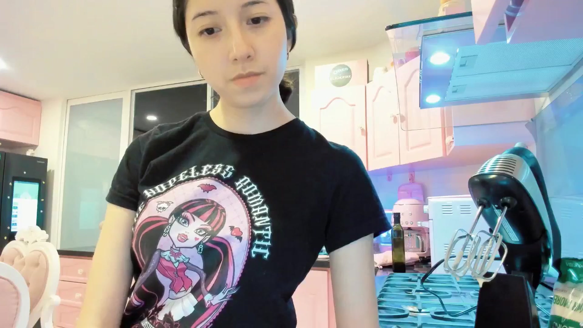Gallery image thumbnail from Cherrycute666's myfreecams stream on, 04/07/2025, 05:38 image 12 of 20