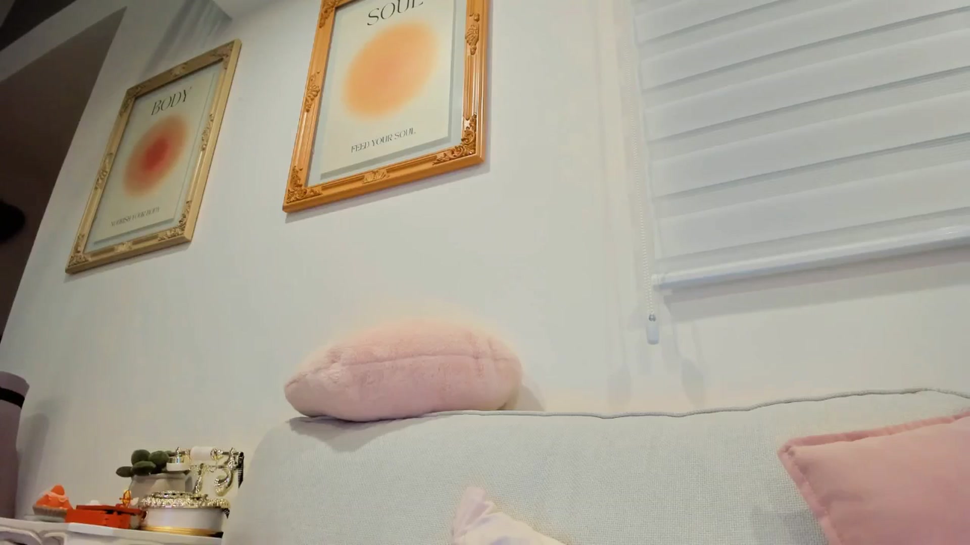 Gallery image thumbnail from Cherrycute666's myfreecams stream on, 04/07/2025, 05:38 image 17 of 20