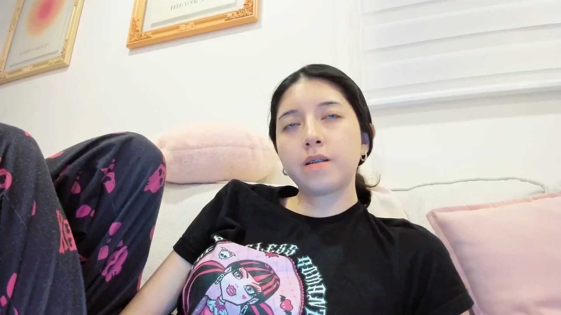 Gallery image thumbnail from Cherrycute666's myfreecams stream on, 04/07/2025, 05:38 image 14 of 20