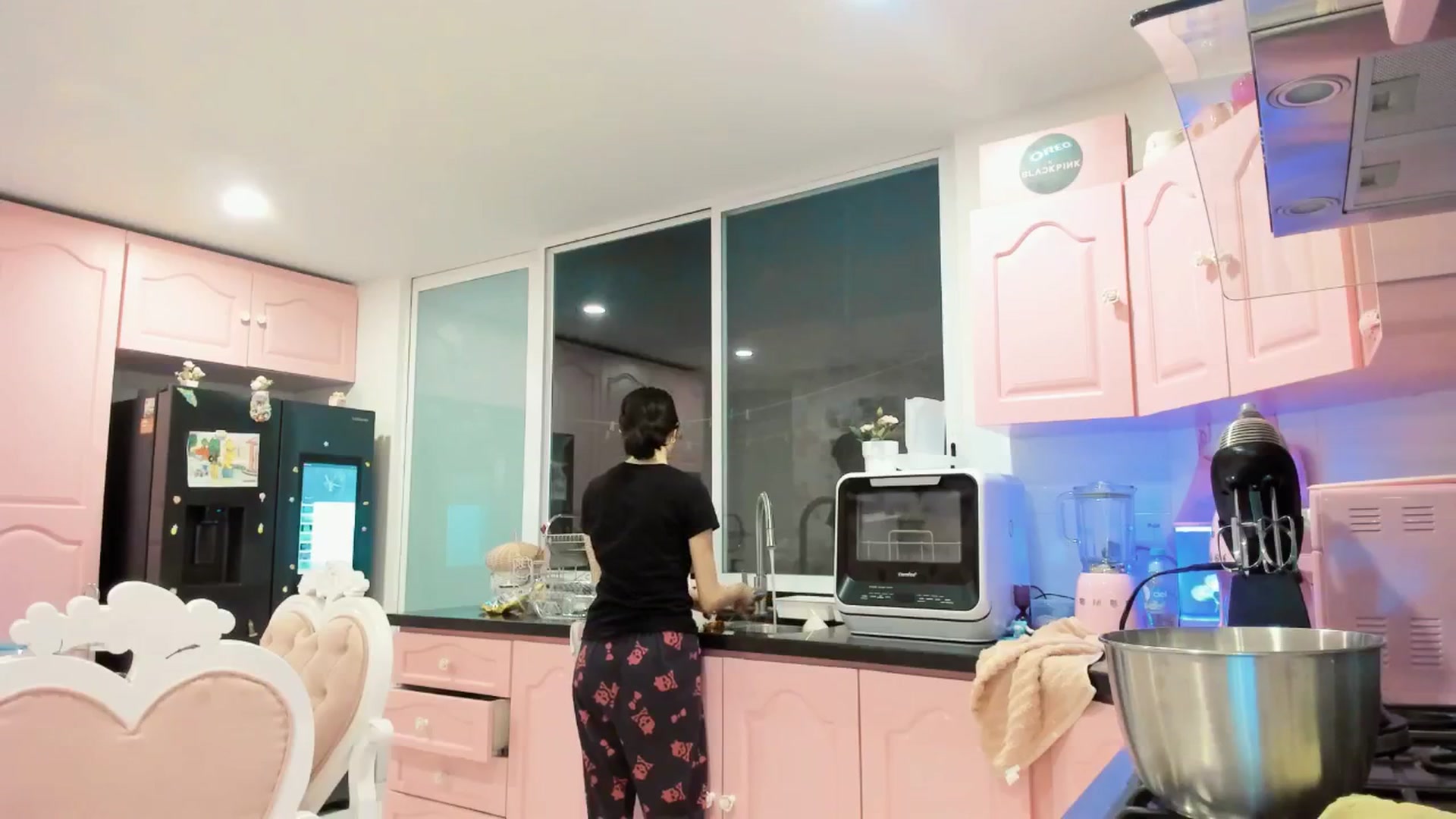 Gallery image thumbnail from Cherrycute666's myfreecams stream on, 04/07/2025, 05:38 image 8 of 20