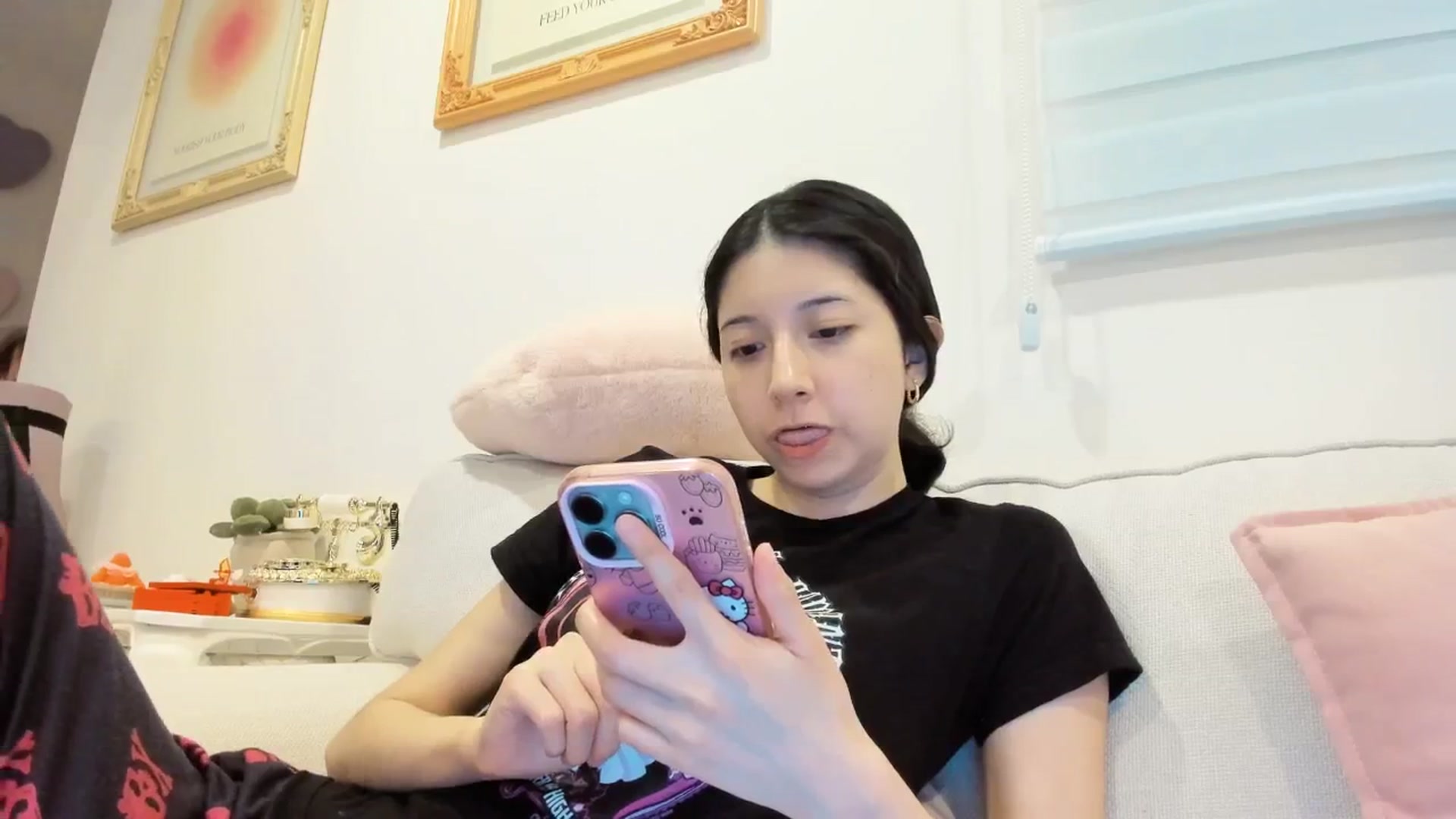Gallery image thumbnail from Cherrycute666's myfreecams stream on, 04/07/2025, 05:38 image 16 of 20