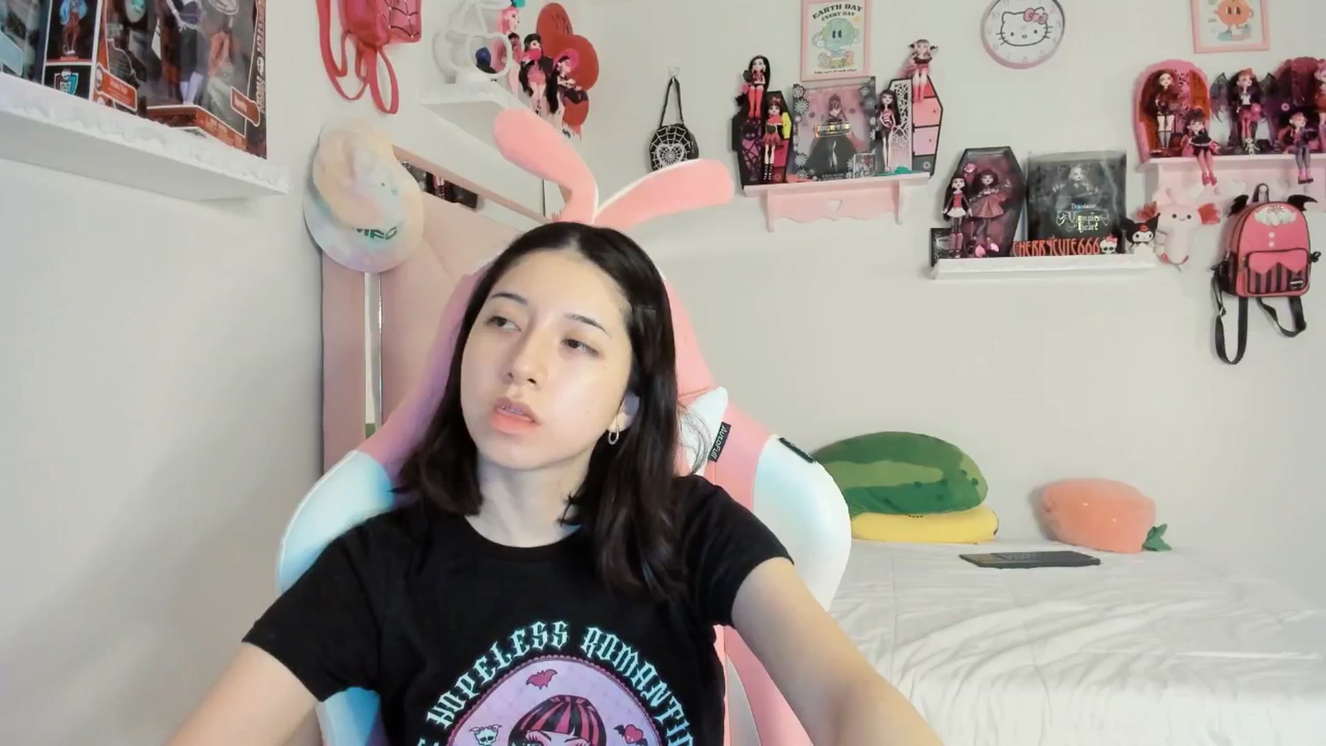 Gallery image thumbnail from Cherrycute666's myfreecams stream on, 04/07/2025, 05:38 image 3 of 20
