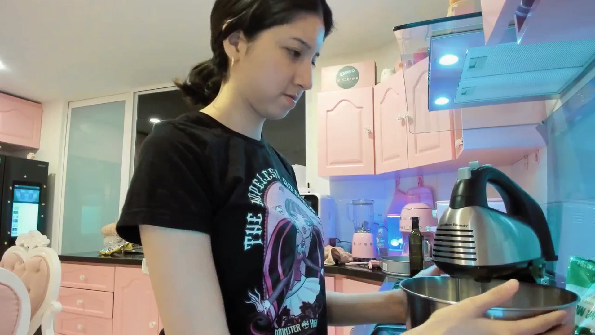 Gallery image thumbnail from Cherrycute666's myfreecams stream on, 04/07/2025, 05:38 image 11 of 20