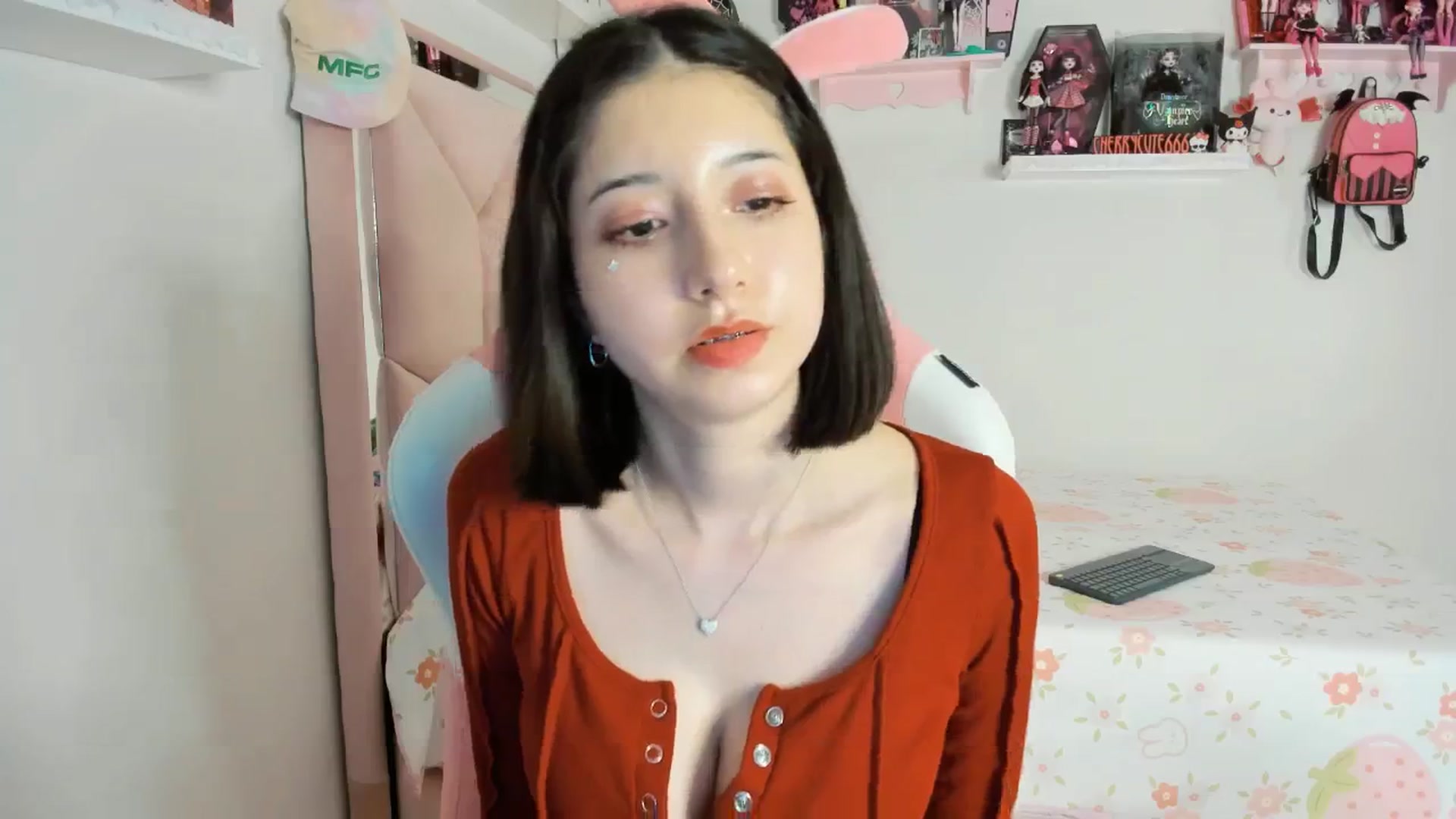 Gallery image thumbnail from Cherrycute666's myfreecams stream on, 04/08/2025, 05:36 image 17 of 20