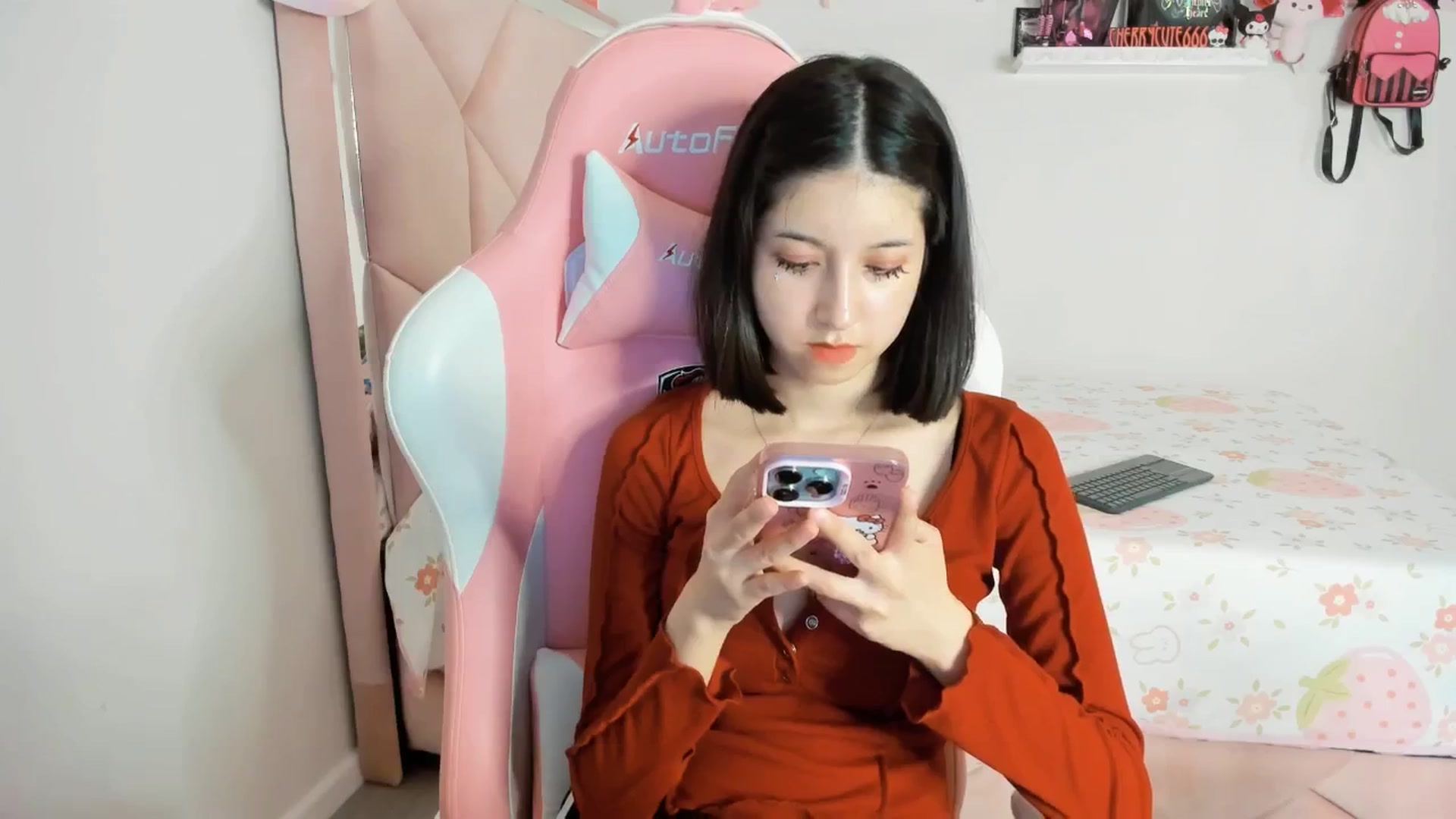 Gallery image thumbnail from Cherrycute666's myfreecams stream on, 04/08/2025, 05:36 image 14 of 20