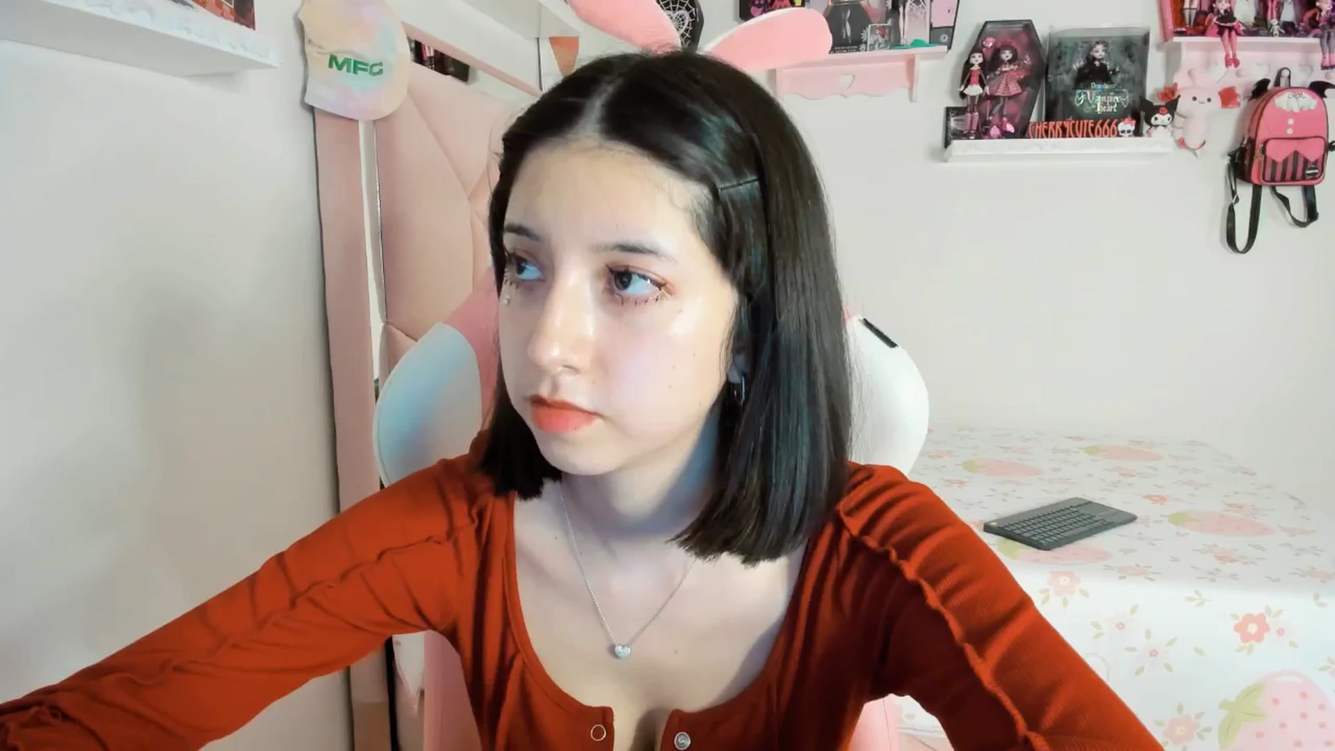 Gallery image thumbnail from Cherrycute666's myfreecams stream on, 04/08/2025, 05:36 image 18 of 20