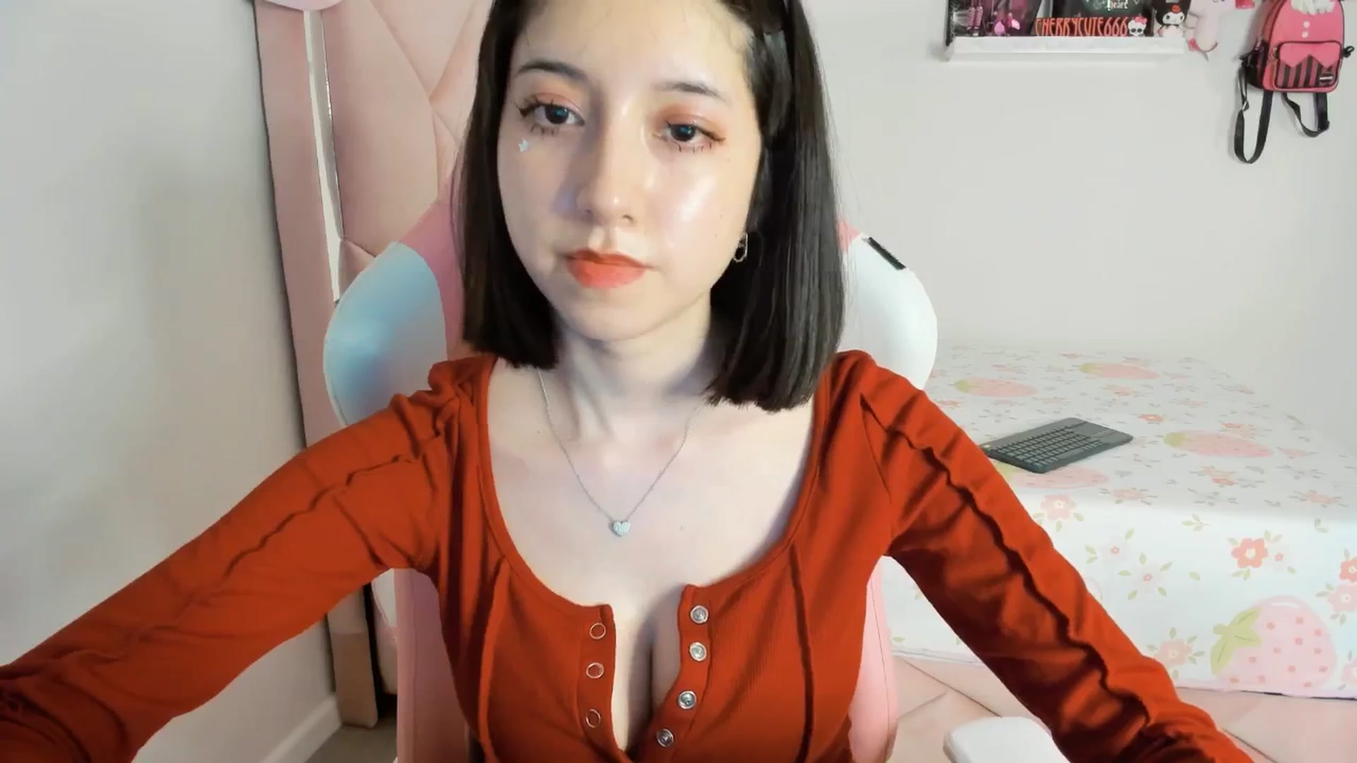 Gallery image thumbnail from Cherrycute666's myfreecams stream on, 04/08/2025, 05:36 image 16 of 20