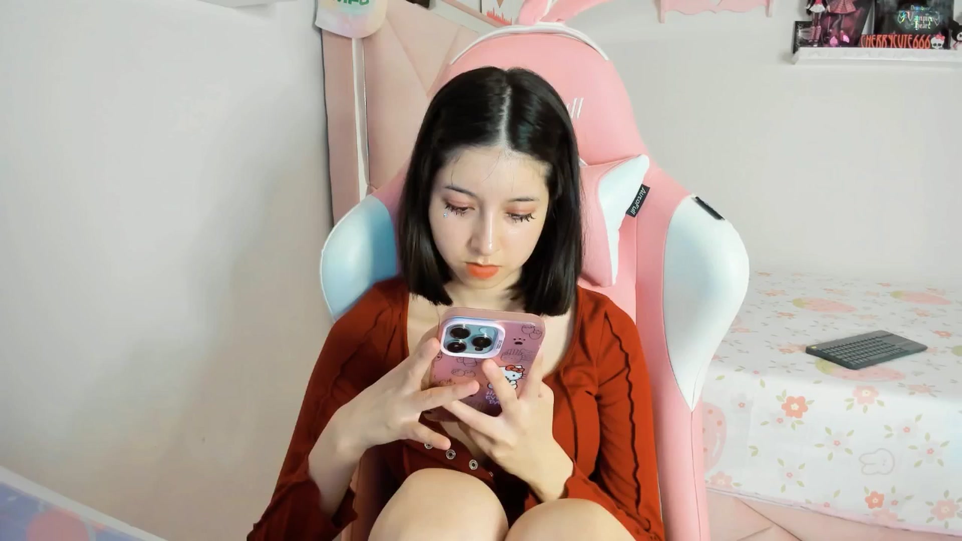 Gallery image thumbnail from Cherrycute666's myfreecams stream on, 04/08/2025, 05:36 image 3 of 20