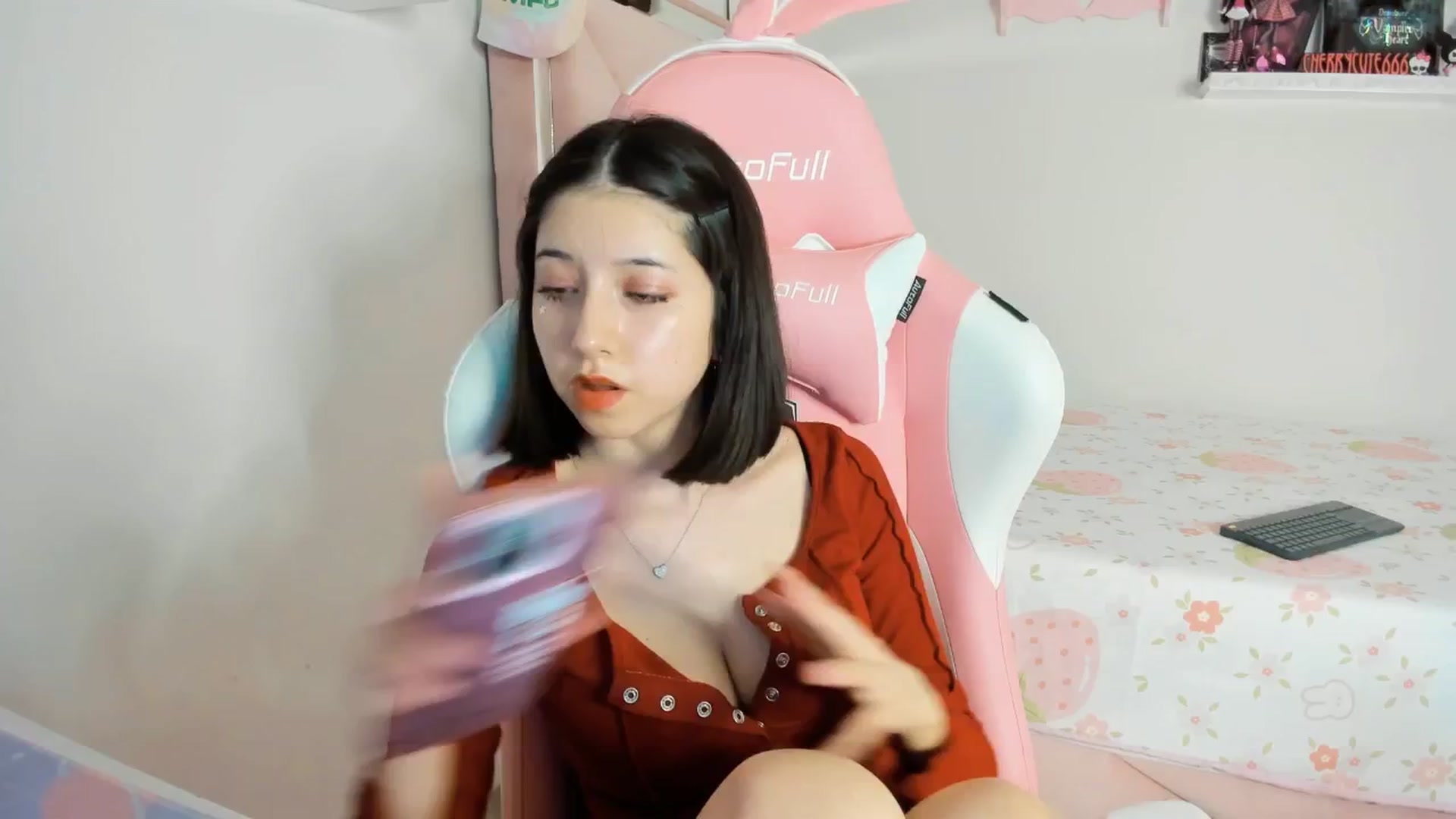 Gallery image thumbnail from Cherrycute666's myfreecams stream on, 04/08/2025, 05:36 image 7 of 20