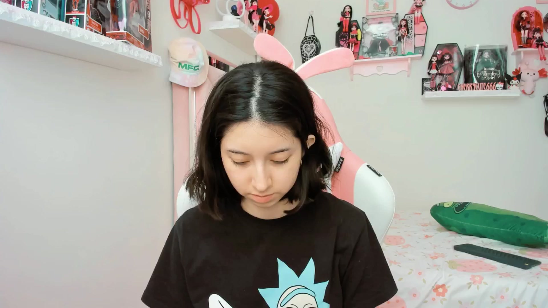 Gallery image thumbnail from Cherrycute666's myfreecams stream on, 04/09/2025, 19:19 image 13 of 20