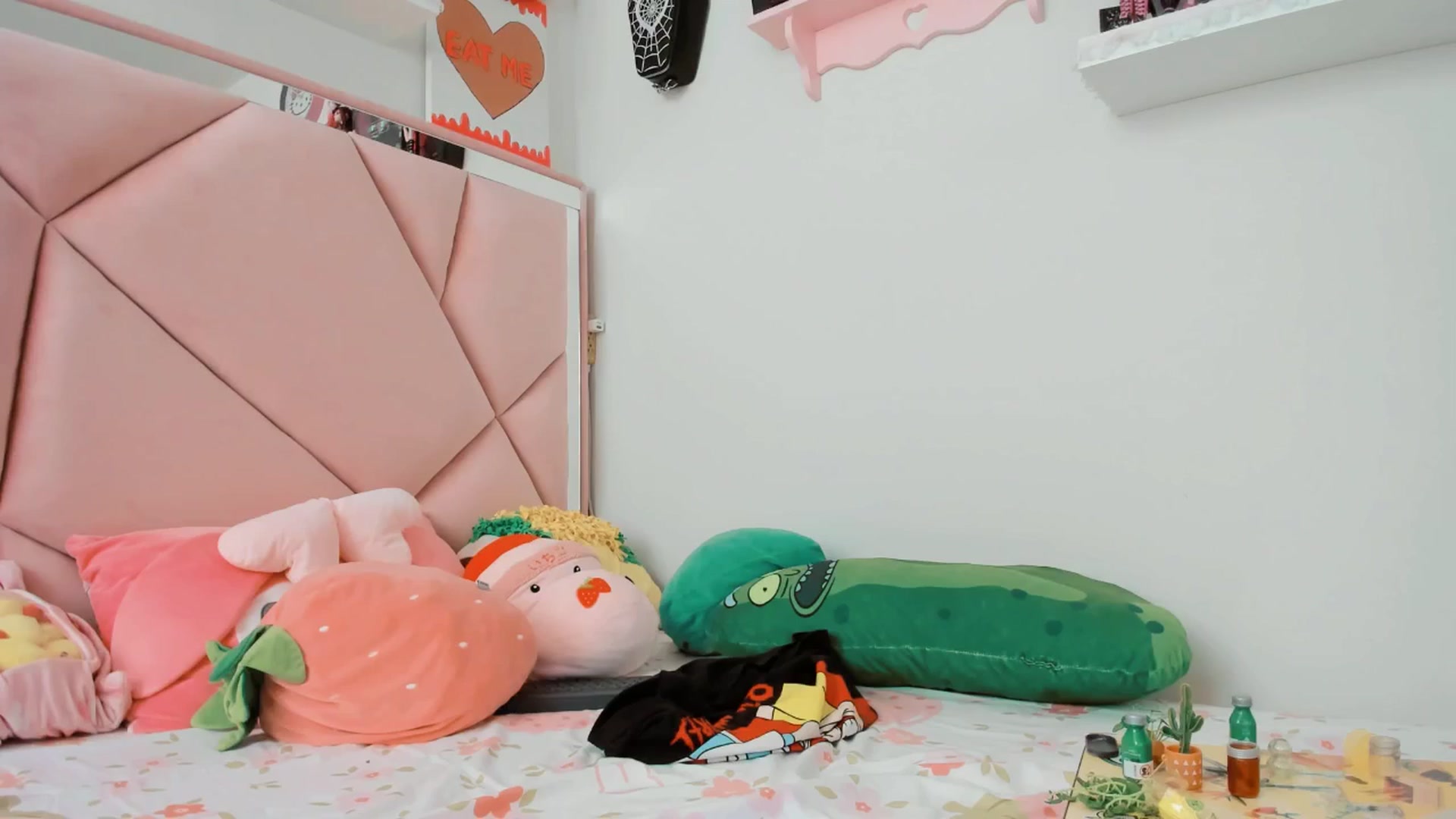 Gallery image thumbnail from Cherrycute666's myfreecams stream on, 04/10/2025, 24:07 image 11 of 20