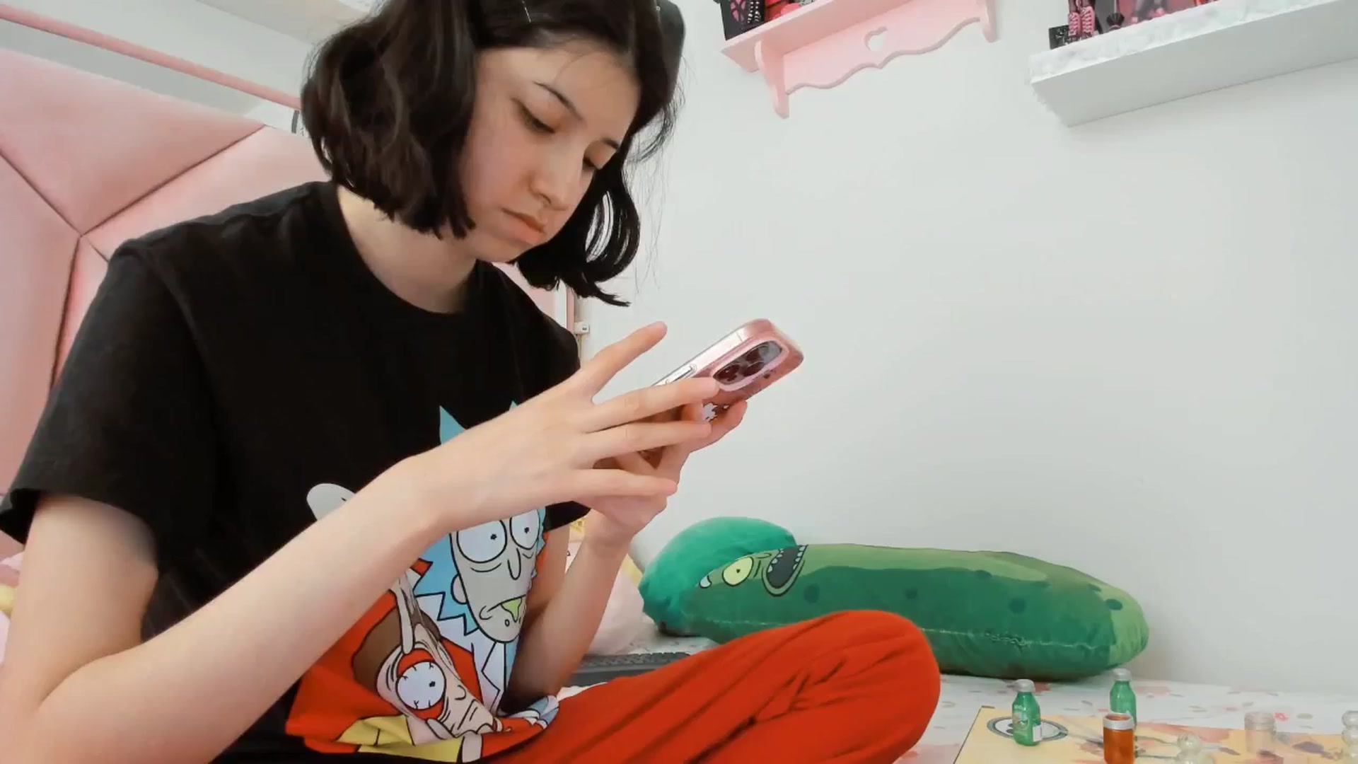 Gallery image thumbnail from Cherrycute666's myfreecams stream on, 04/10/2025, 24:07 image 13 of 20