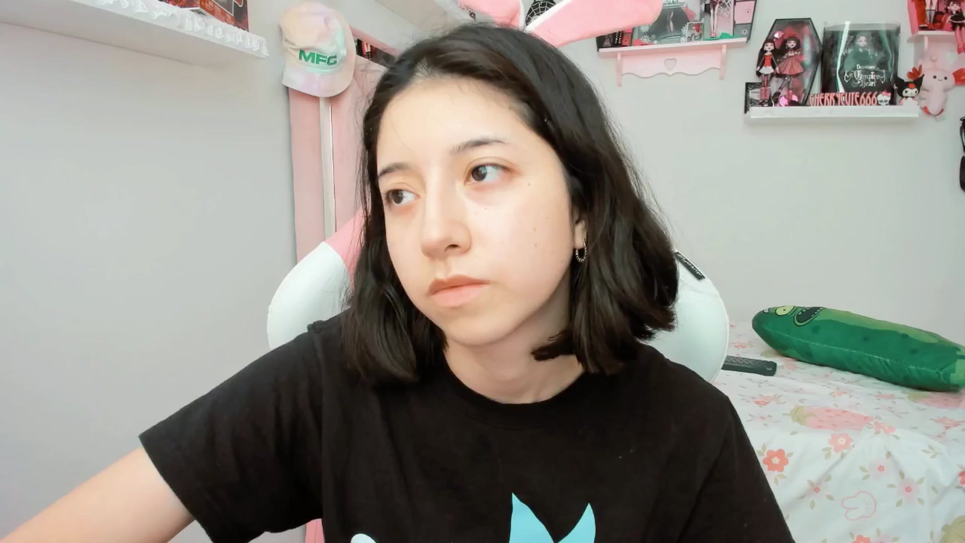 Gallery image thumbnail from Cherrycute666's myfreecams stream on, 04/10/2025, 24:07 image 6 of 20