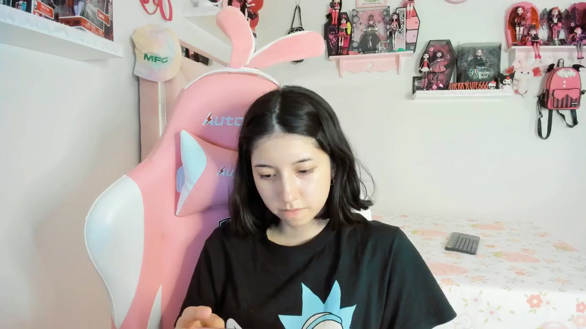 Gallery image thumbnail from Cherrycute666's myfreecams stream on, 04/10/2025, 02:12 image 7 of 20