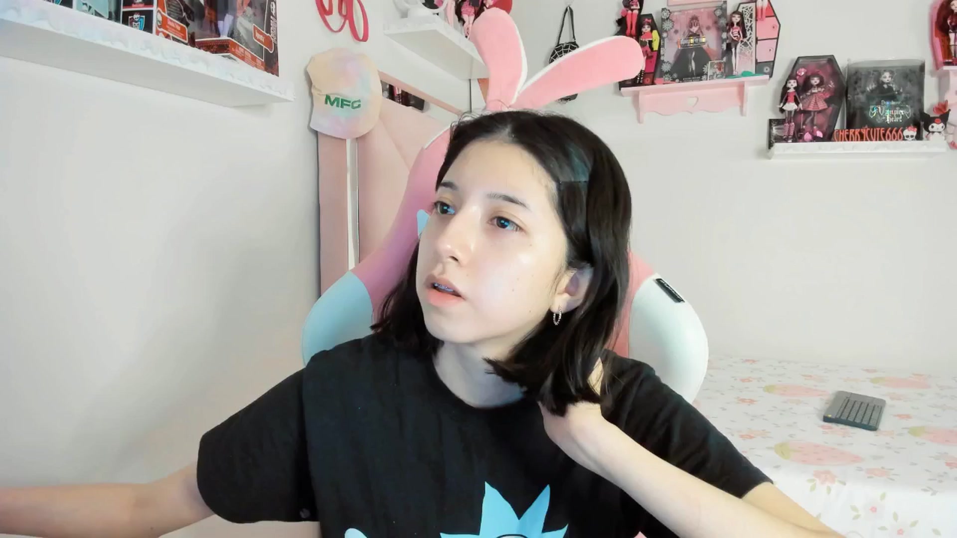 Gallery image thumbnail from Cherrycute666's myfreecams stream on, 04/10/2025, 02:12 image 3 of 20