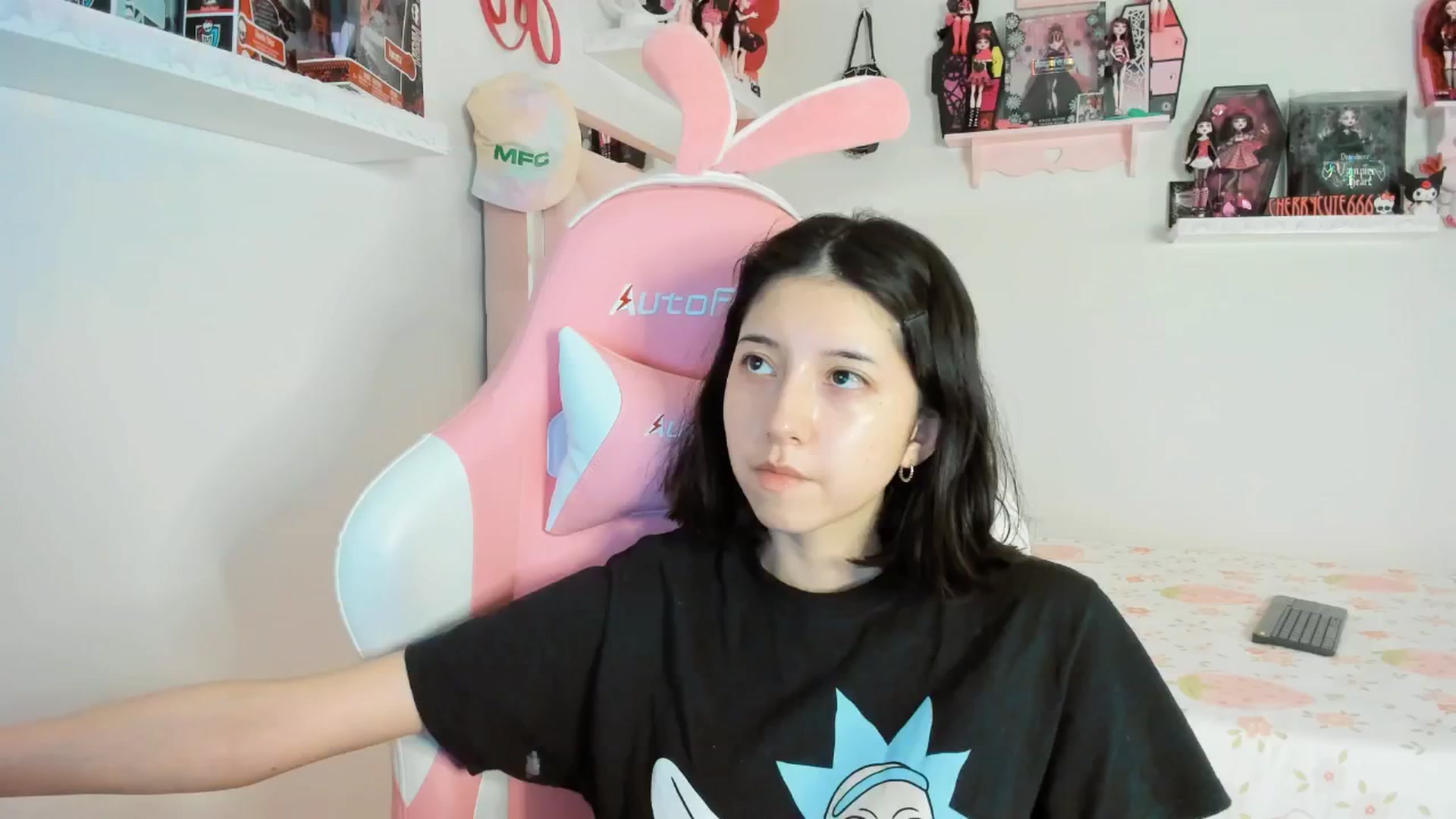 Gallery image thumbnail from Cherrycute666's myfreecams stream on, 04/10/2025, 02:12 image 5 of 20