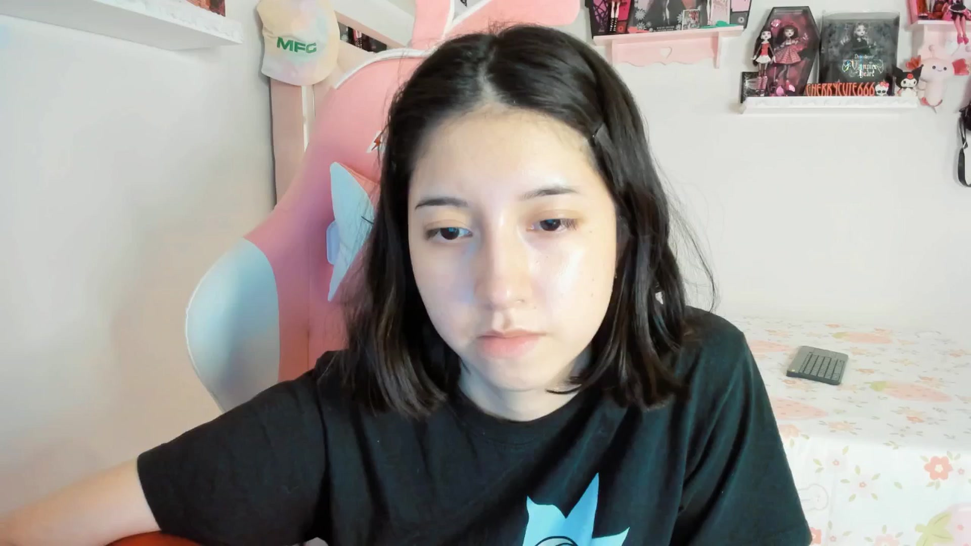 Gallery image thumbnail from Cherrycute666's myfreecams stream on, 04/10/2025, 02:12 image 15 of 20