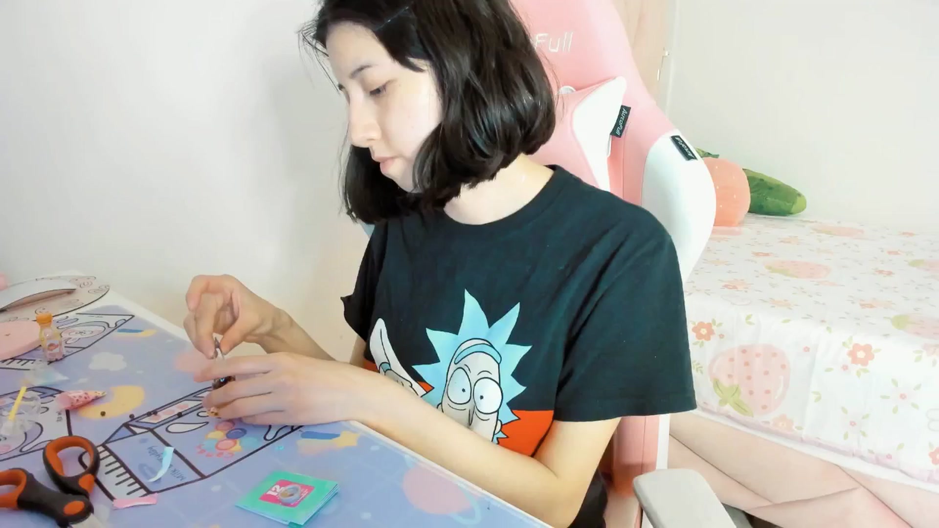 Gallery image thumbnail from Cherrycute666's myfreecams stream on, 04/10/2025, 05:46 image 8 of 20