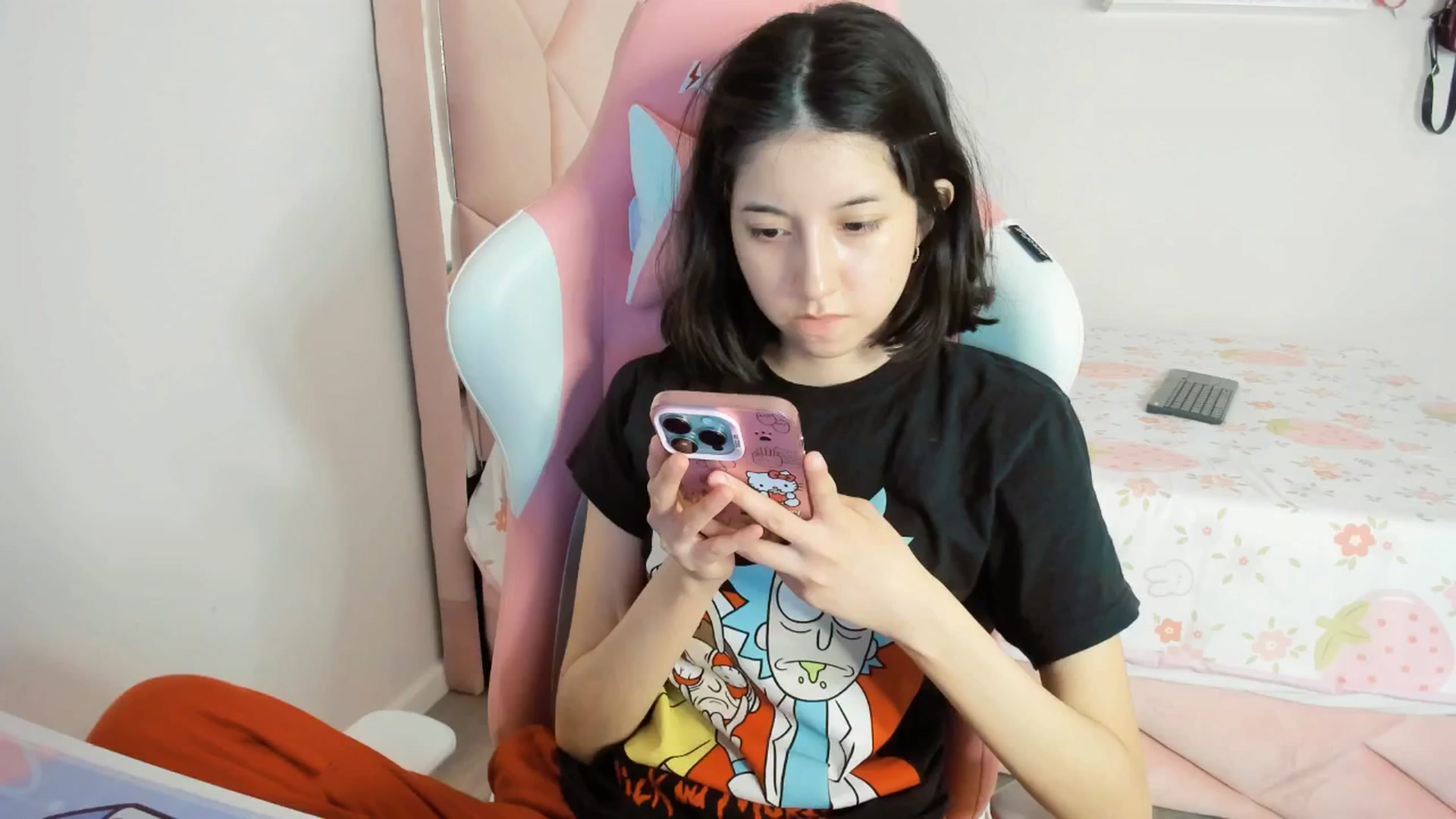 Gallery image thumbnail from Cherrycute666's myfreecams stream on, 04/10/2025, 05:46 image 2 of 20