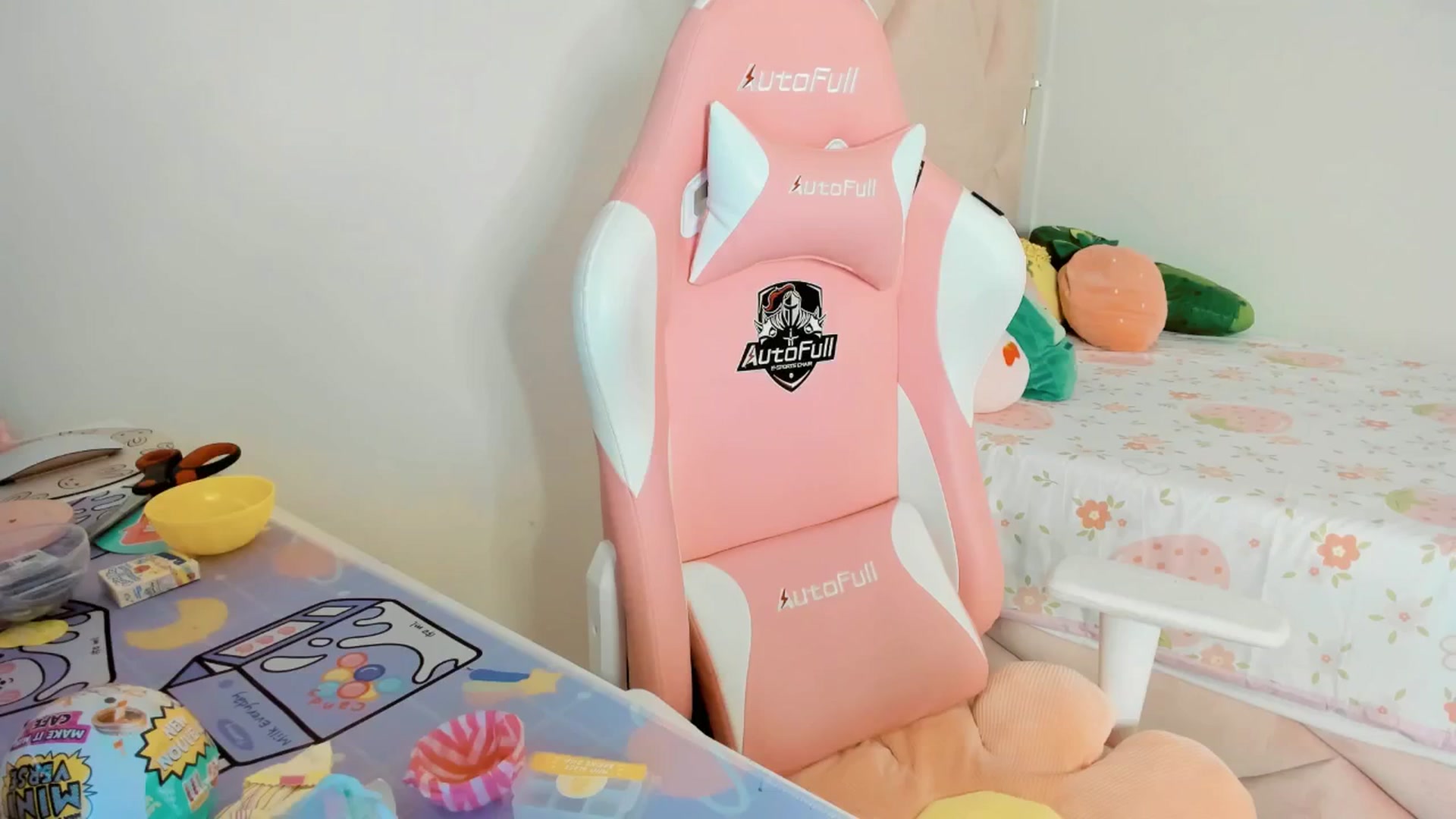 Gallery image thumbnail from Cherrycute666's myfreecams stream on, 04/10/2025, 05:46 image 6 of 20