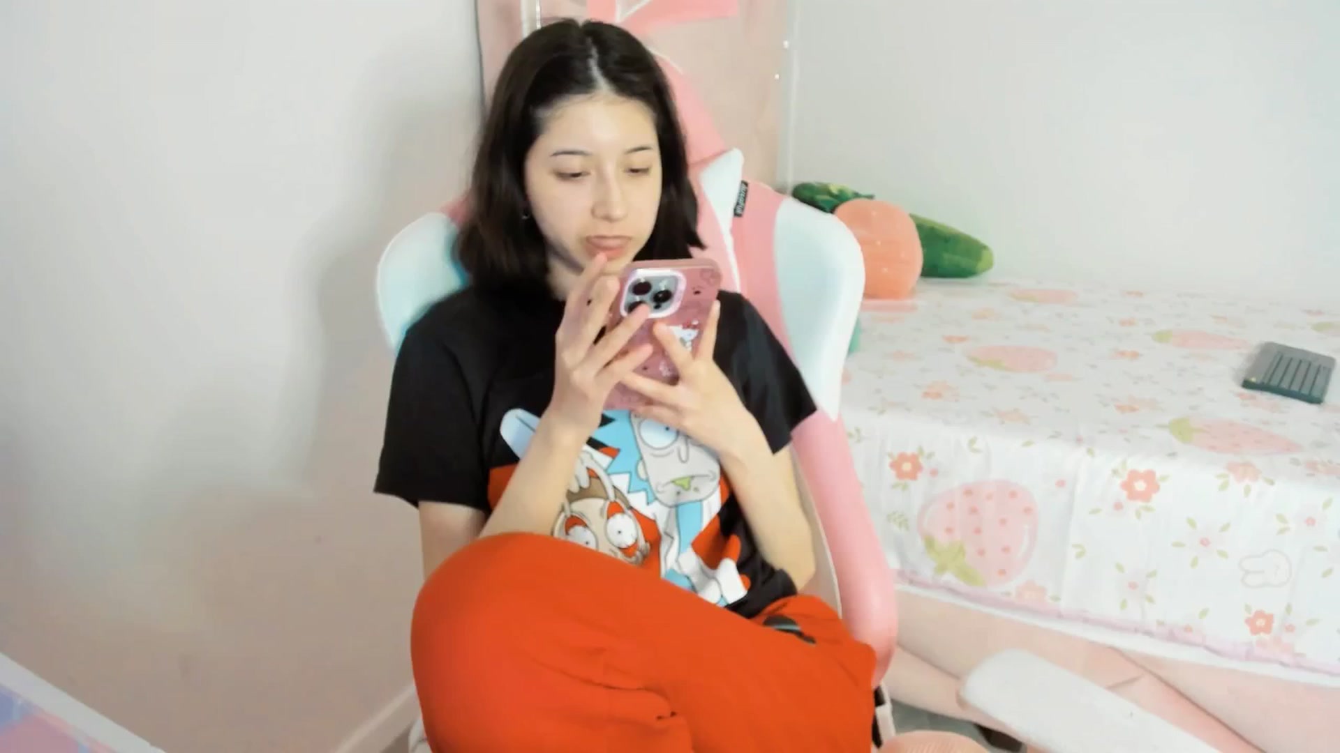 Gallery image thumbnail from Cherrycute666's myfreecams stream on, 04/10/2025, 05:56 image 10 of 20
