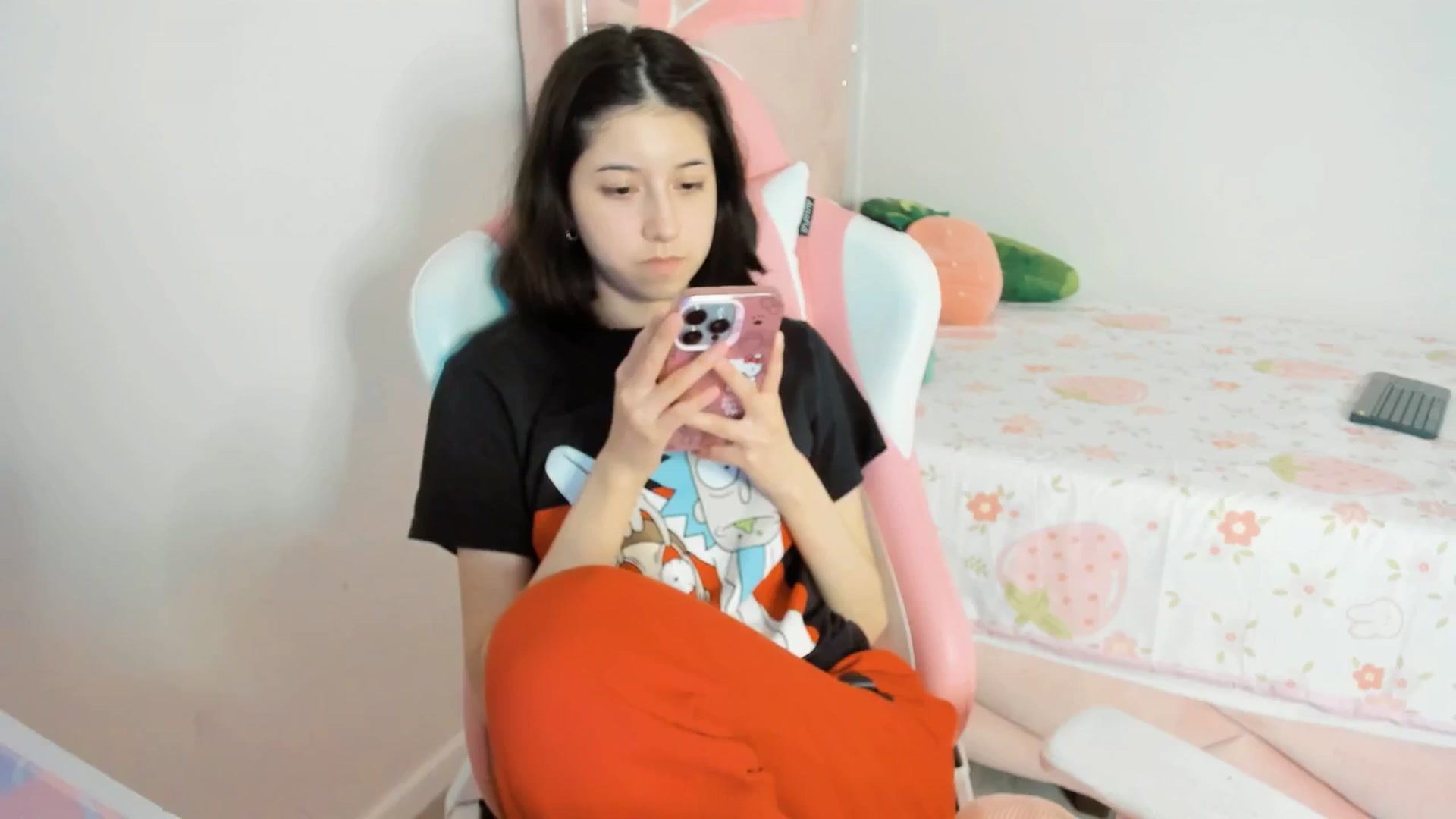 Gallery image thumbnail from Cherrycute666's myfreecams stream on, 04/10/2025, 05:56 image 11 of 20