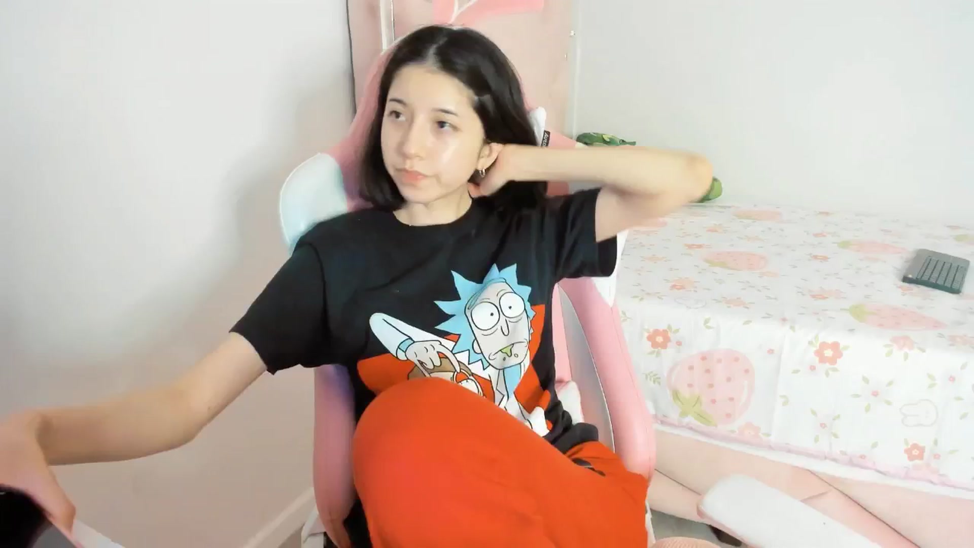 Gallery image thumbnail from Cherrycute666's myfreecams stream on, 04/10/2025, 05:56 image 17 of 20