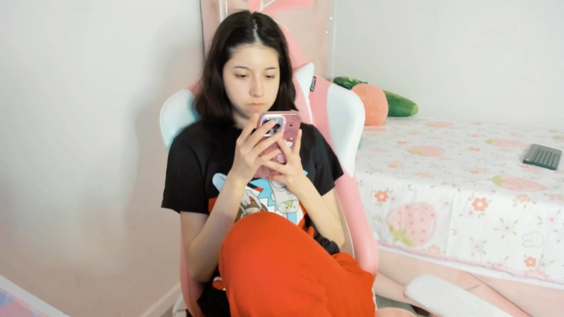 Gallery image thumbnail from Cherrycute666's myfreecams stream on, 04/10/2025, 05:56 image 12 of 20