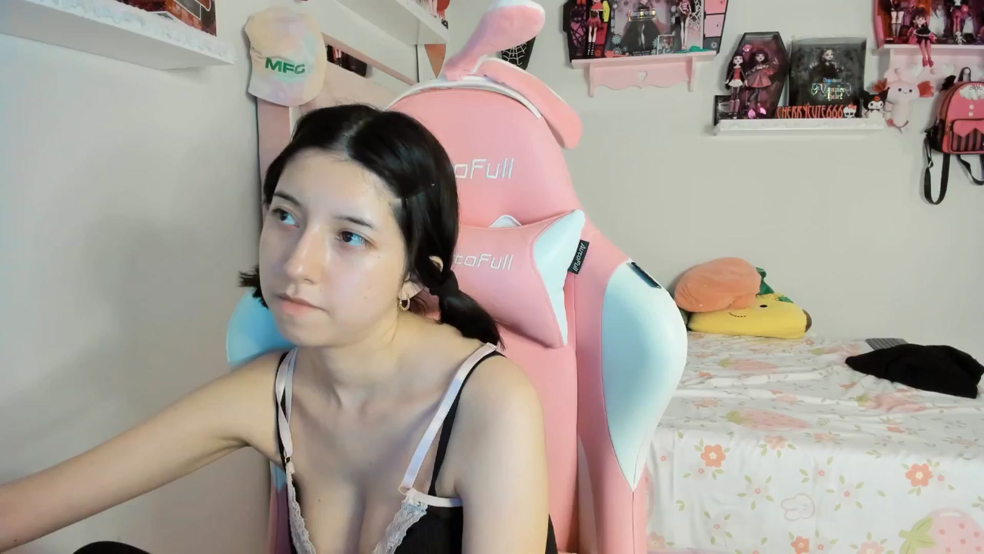 Gallery image thumbnail from Cherrycute666's myfreecams stream on, 04/11/2025, 05:50 image 20 of 20