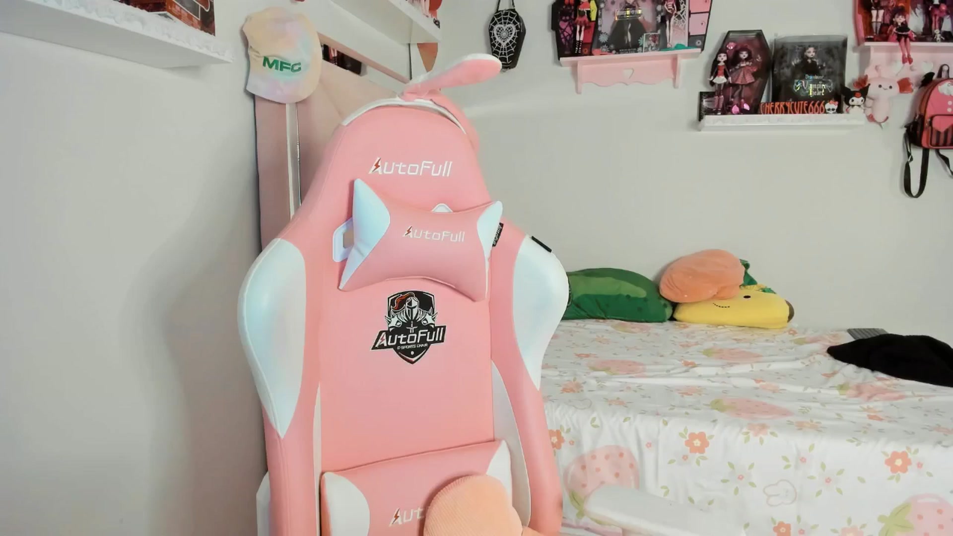 Gallery image thumbnail from Cherrycute666's myfreecams stream on, 04/11/2025, 06:58 image 16 of 20
