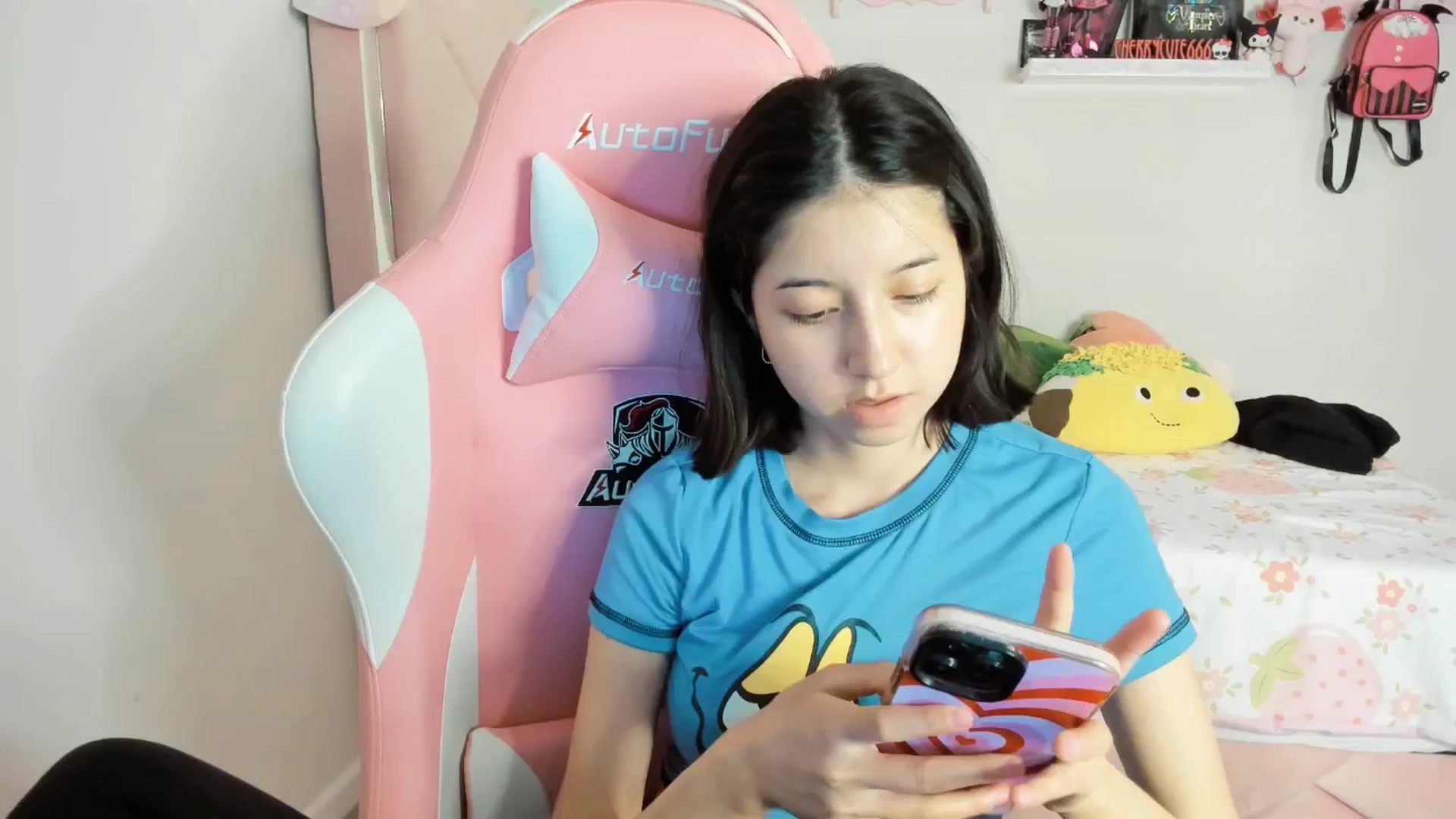 Gallery image thumbnail from Cherrycute666's myfreecams stream on, 04/12/2025, 06:02 image 19 of 20