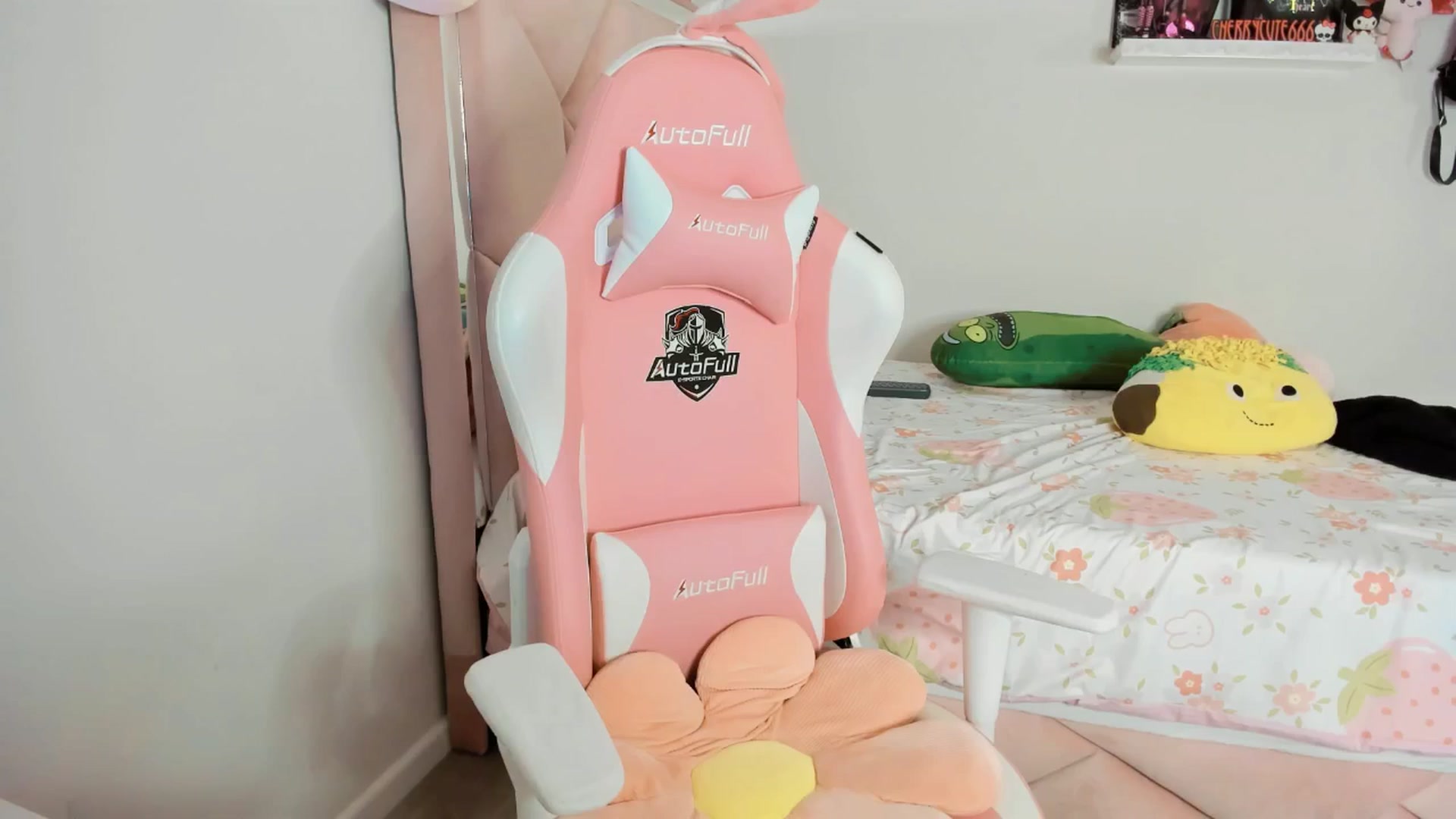Gallery image thumbnail from Cherrycute666's myfreecams stream on, 04/12/2025, 06:02 image 20 of 20