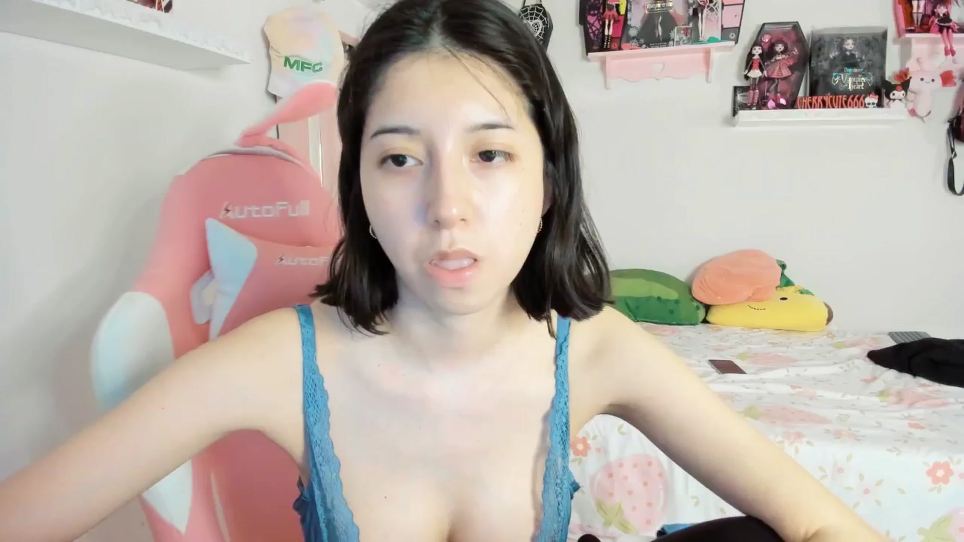 Gallery image thumbnail from Cherrycute666's myfreecams stream on, 04/12/2025, 06:02 image 6 of 20