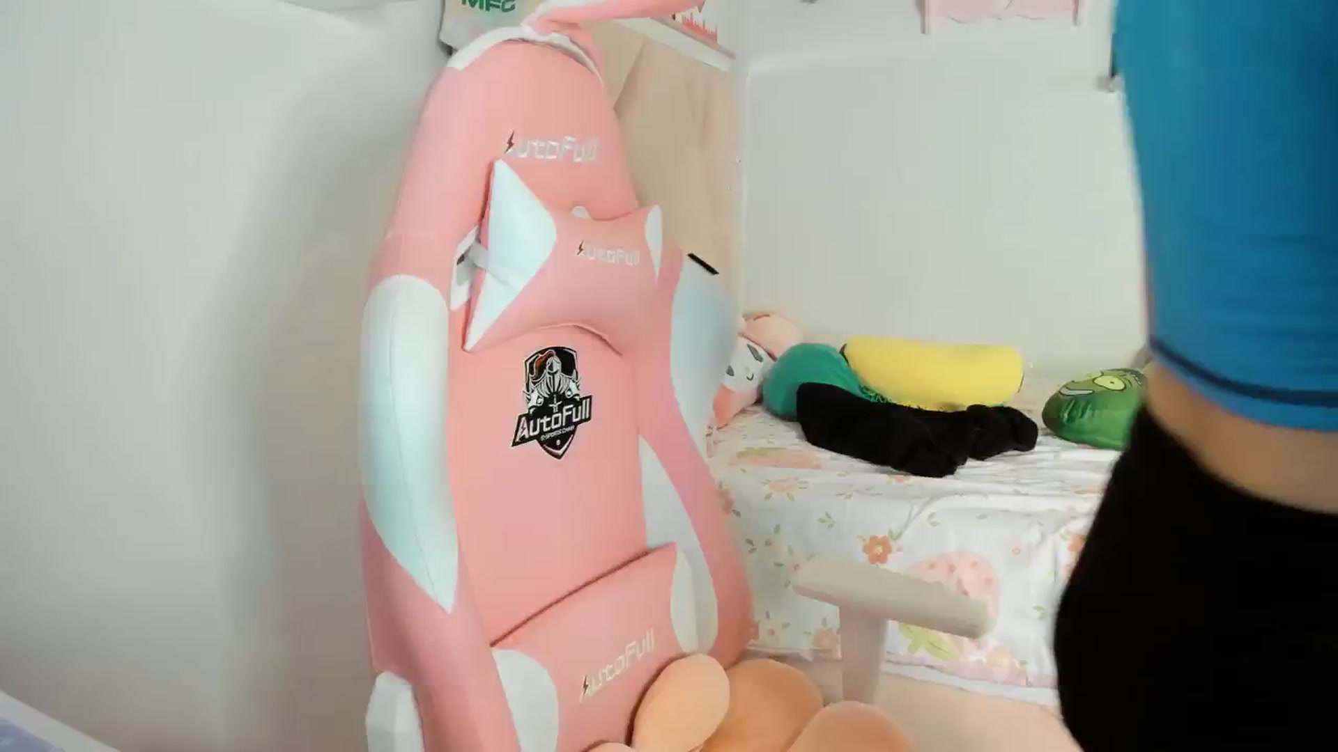 Gallery image thumbnail from Cherrycute666's myfreecams stream on, 04/12/2025, 08:32 image 7 of 20