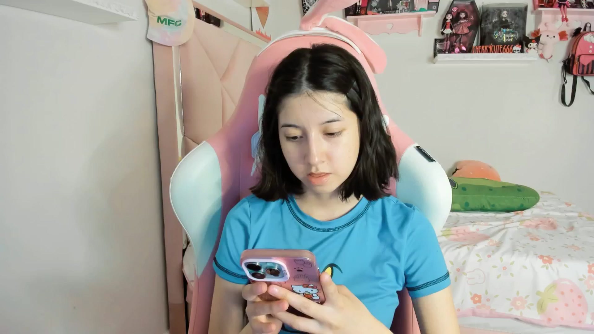 Gallery image thumbnail from Cherrycute666's myfreecams stream on, 04/12/2025, 08:32 image 10 of 20