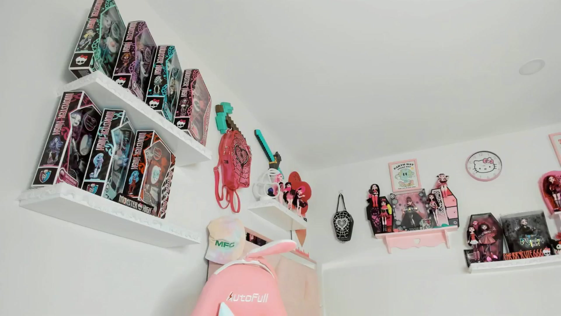 Gallery image thumbnail from Cherrycute666's myfreecams stream on, 04/12/2025, 09:50 image 6 of 20