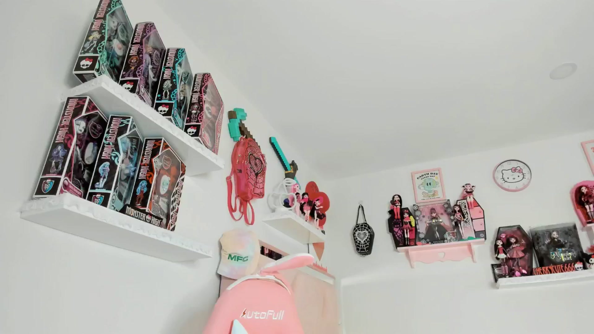 Gallery image thumbnail from Cherrycute666's myfreecams stream on, 04/12/2025, 09:50 image 7 of 20