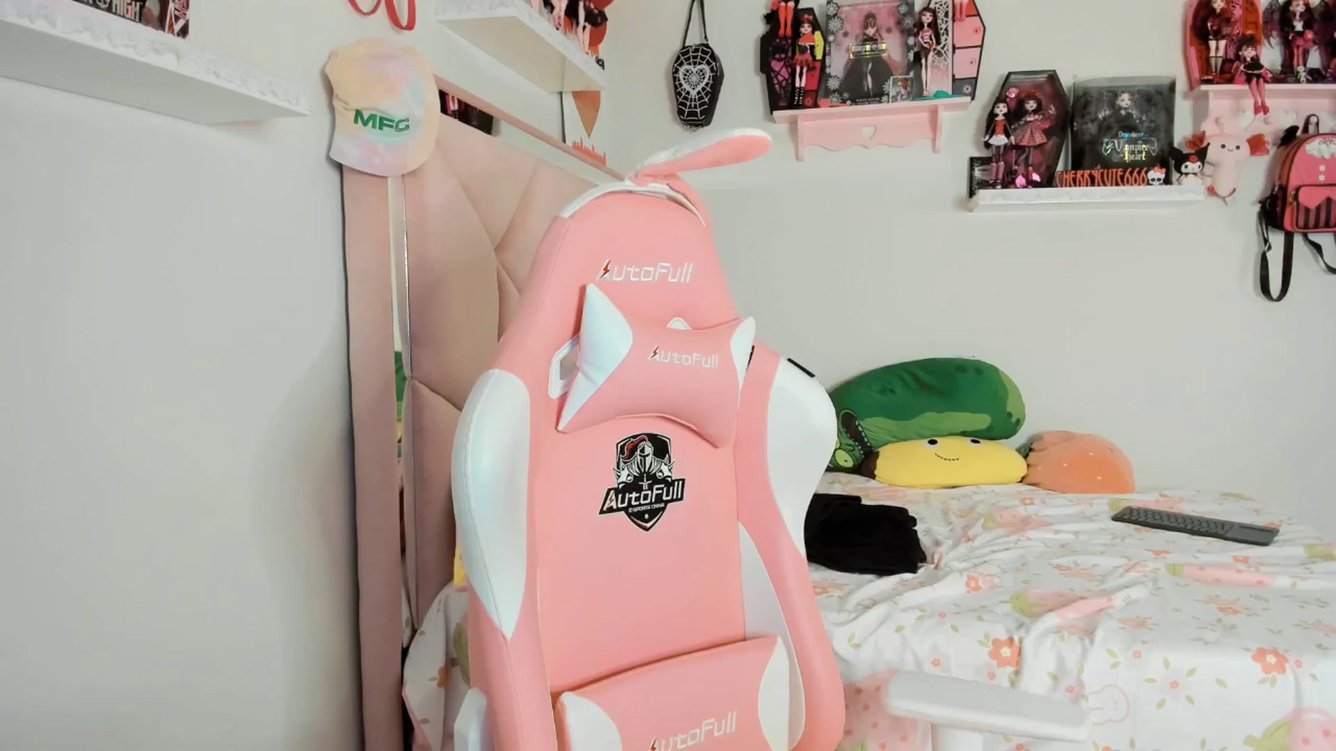 Gallery image thumbnail from Cherrycute666's myfreecams stream on, 04/12/2025, 09:50 image 20 of 20