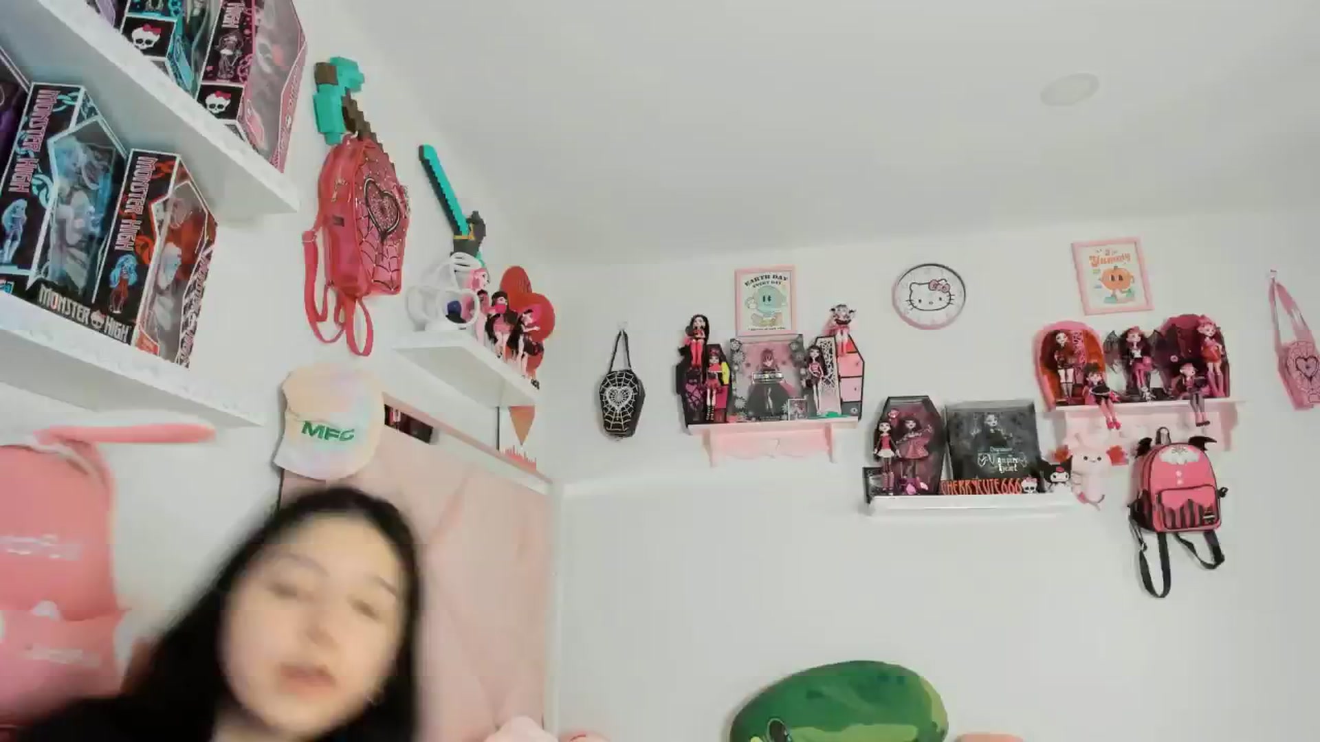 Gallery image thumbnail from Cherrycute666's myfreecams stream on, 04/13/2025, 07:25 image 6 of 20