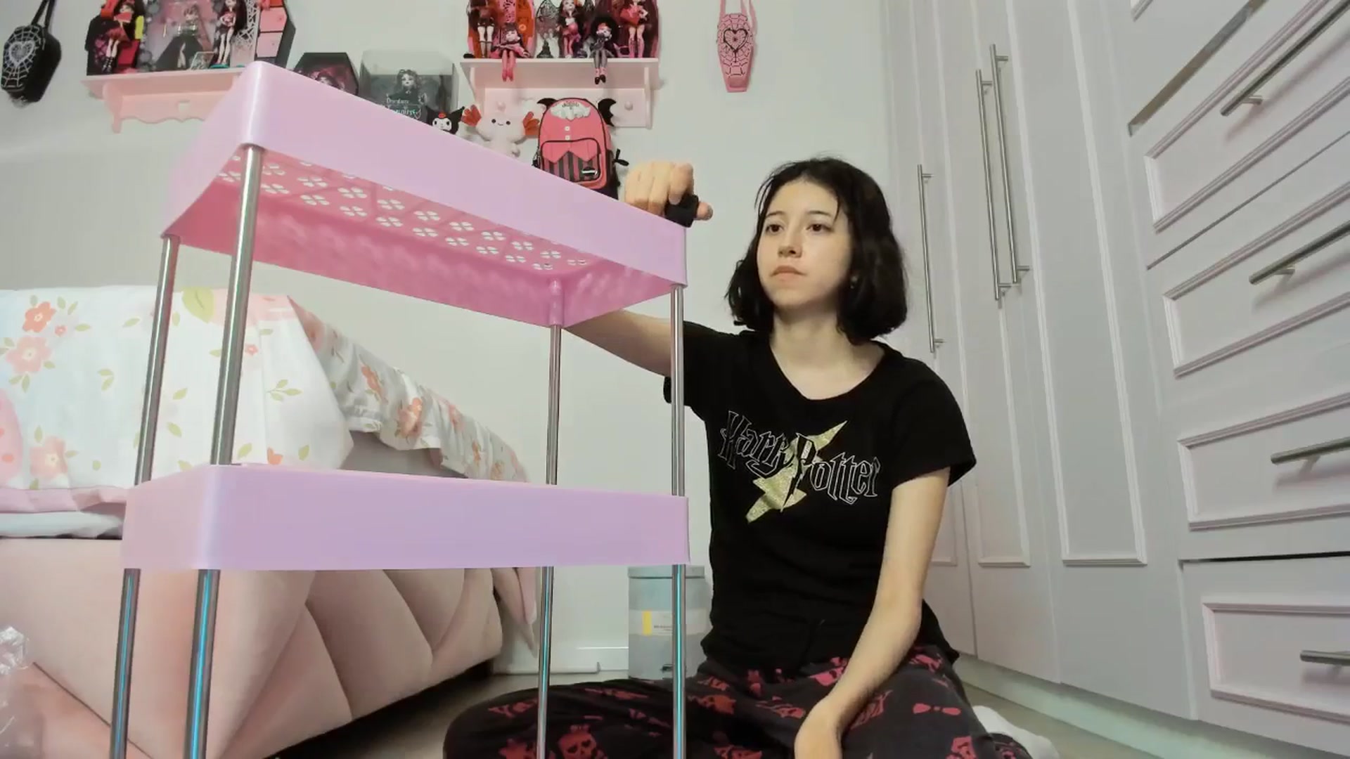 Gallery image thumbnail from Cherrycute666's myfreecams stream on, 04/13/2025, 07:25 image 5 of 20