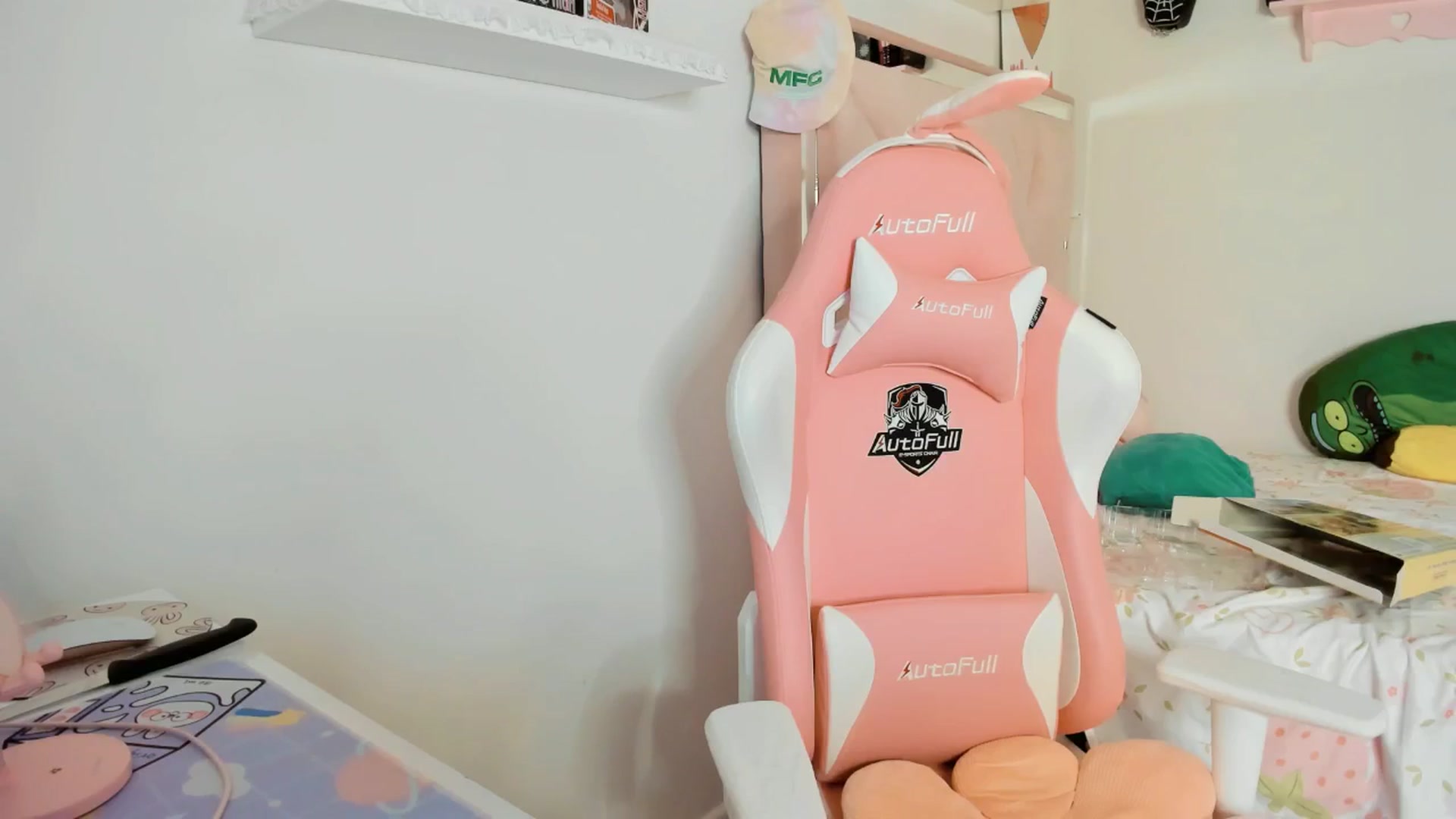 Gallery image thumbnail from Cherrycute666's myfreecams stream on, 04/13/2025, 07:25 image 9 of 20